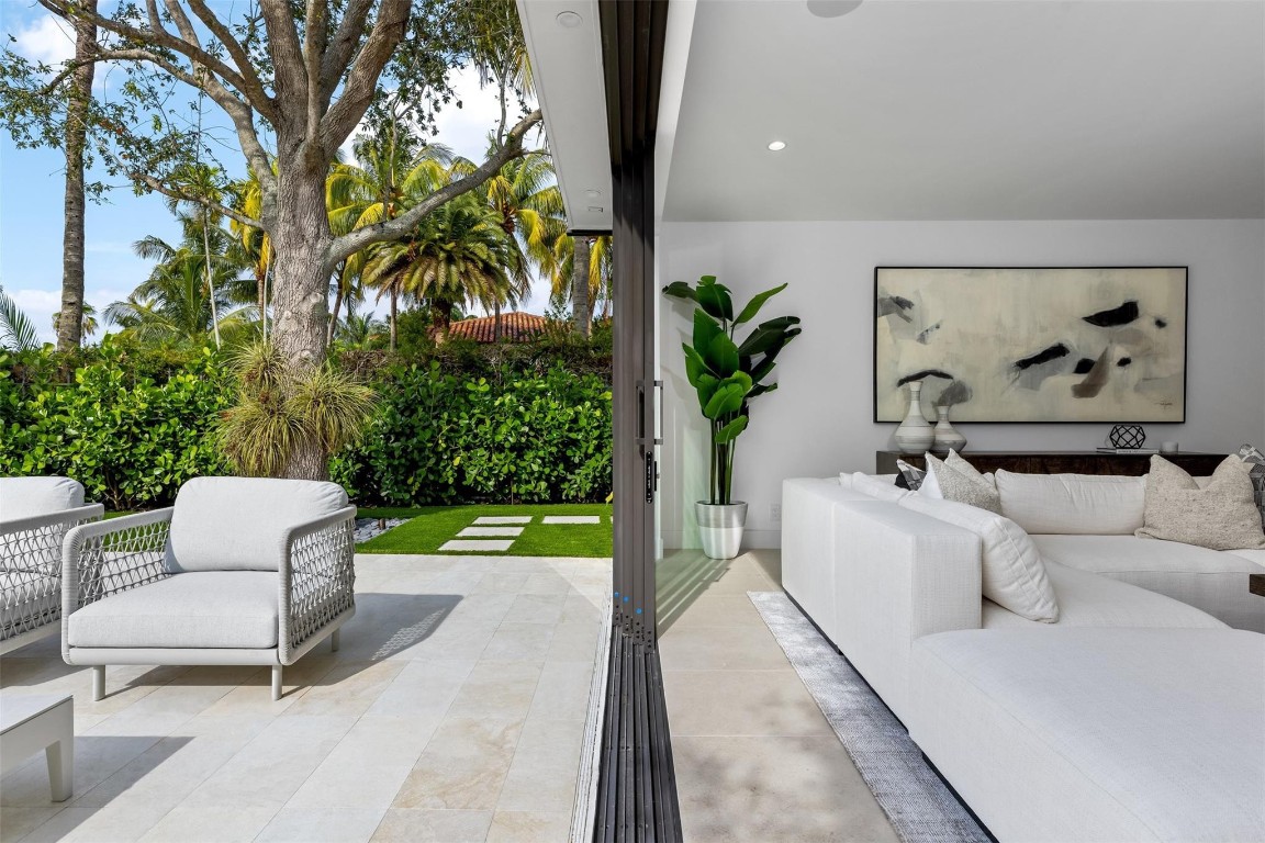 915 Ponce De Leon Dr