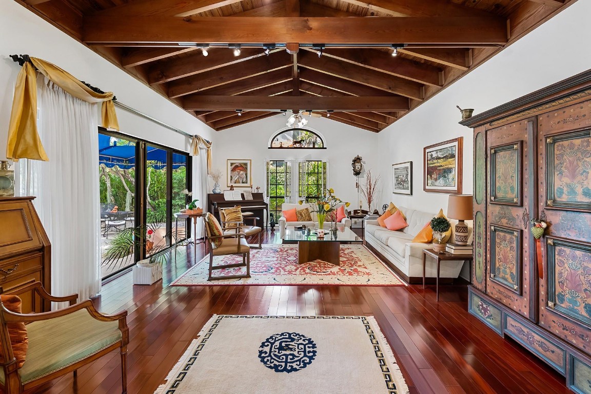 1313 Ponce De Leon Dr