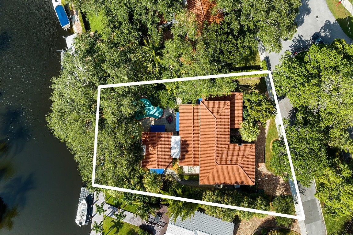 1313 Ponce De Leon Dr