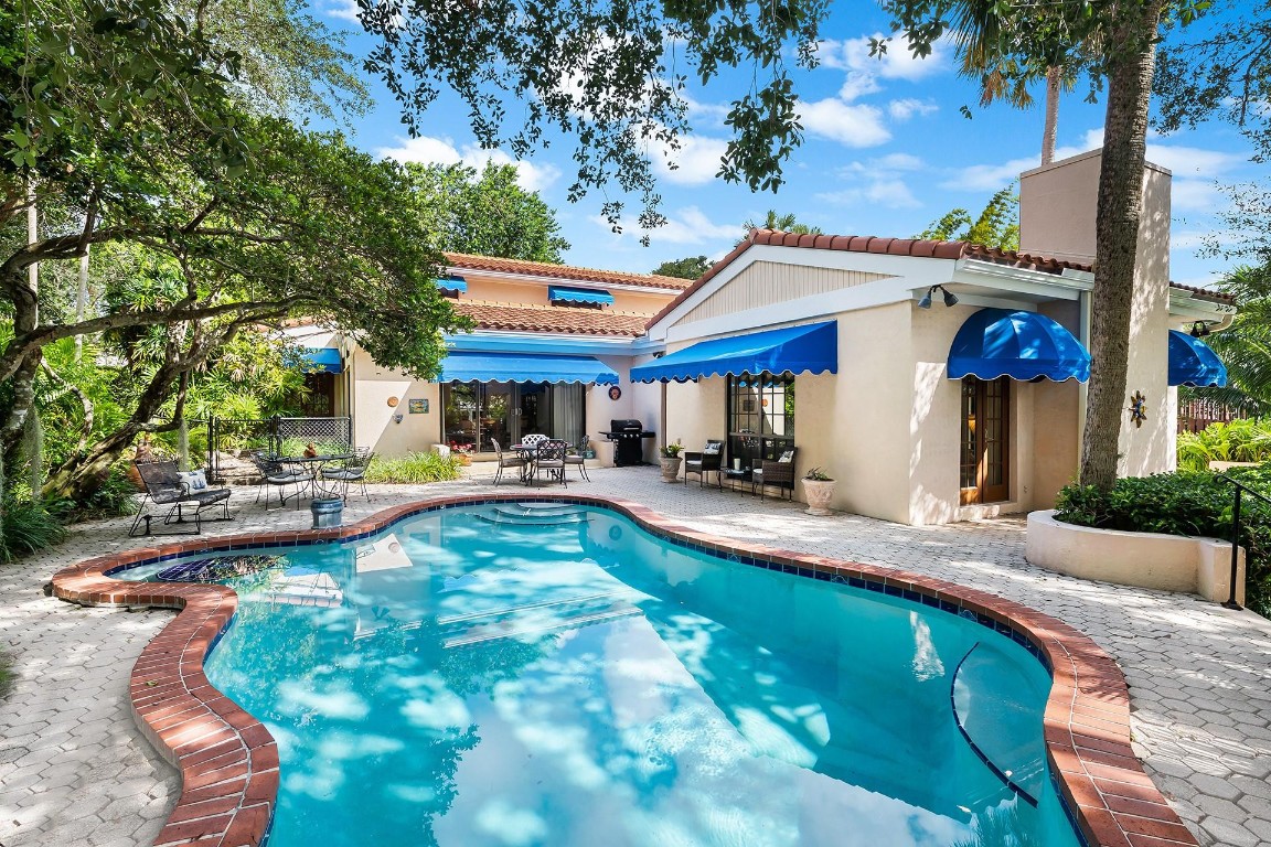 1313 Ponce De Leon Dr