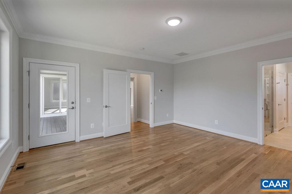 E1-09 APPLEWOOD DR