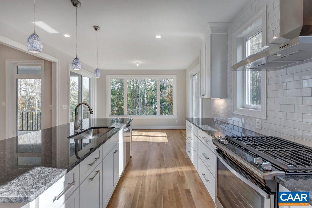 E1-09 APPLEWOOD DR