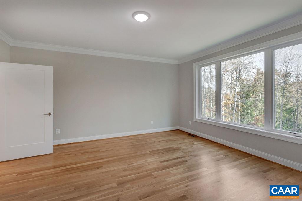 E1-09 APPLEWOOD DR