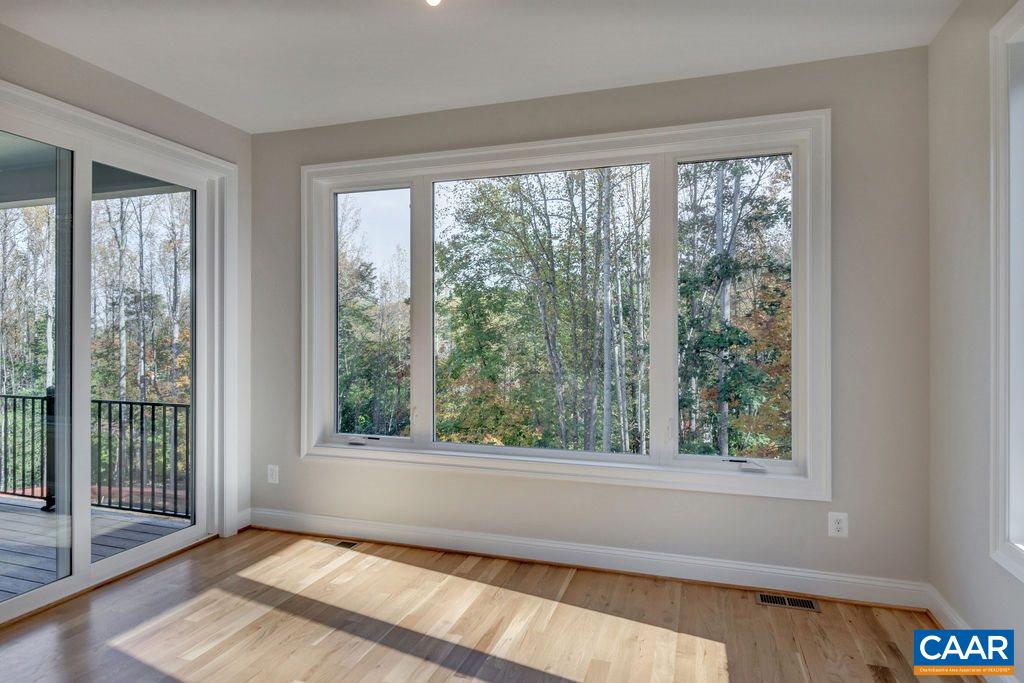 E1-09 APPLEWOOD DR