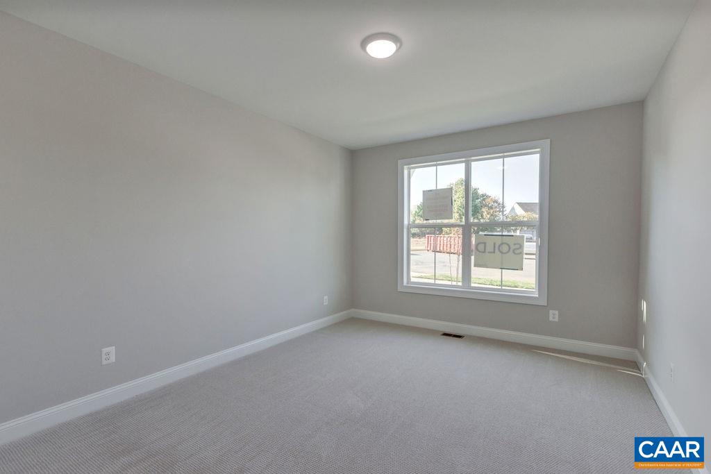 E1-09 APPLEWOOD DR