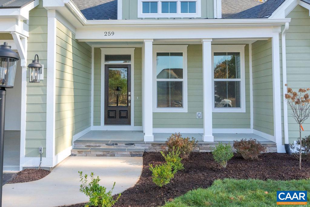 E1-09 APPLEWOOD DR