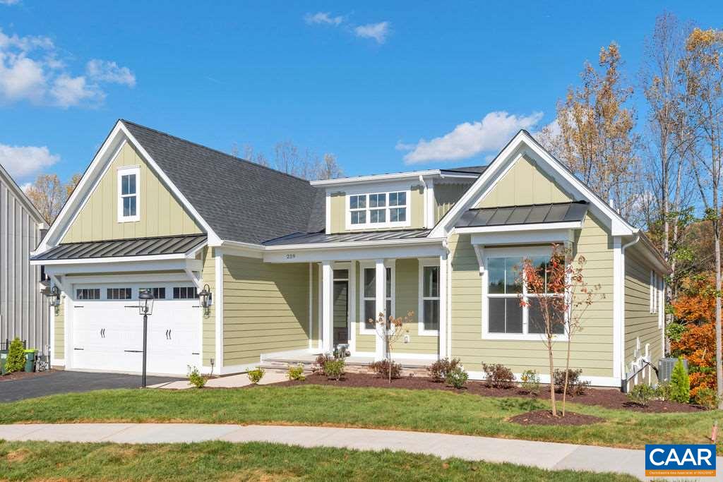 E1-09 APPLEWOOD DR