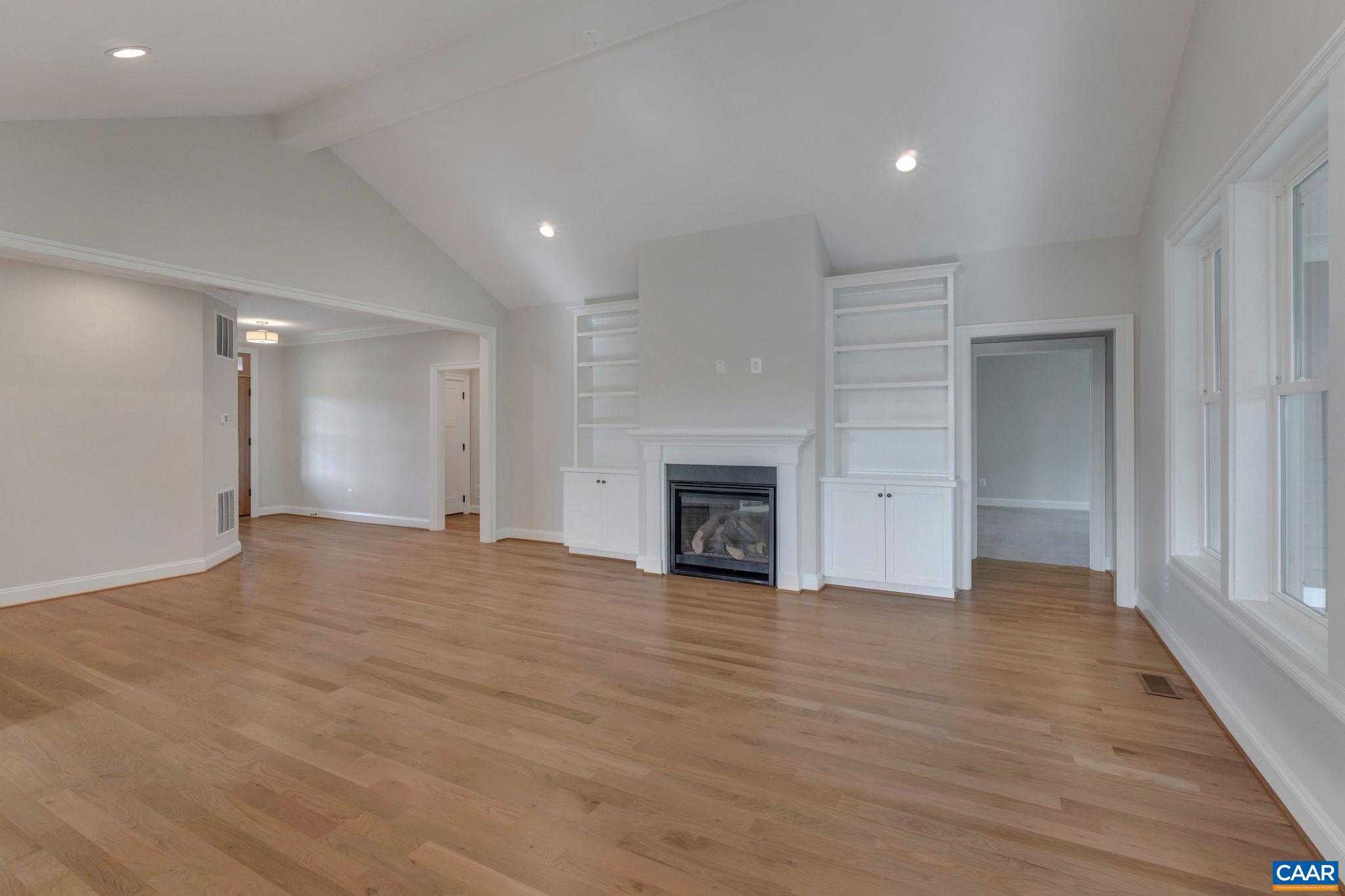 58 RED OAK CT