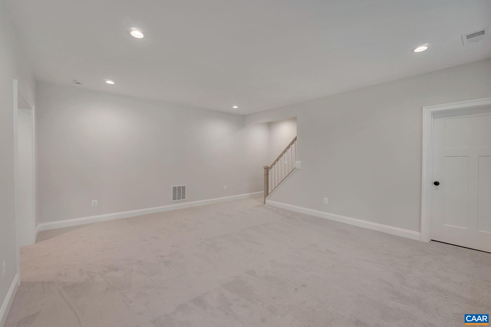 58 RED OAK CT