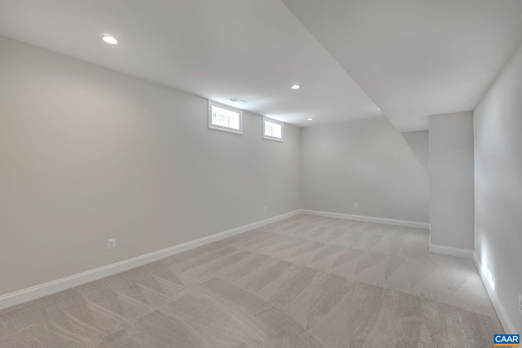 58 RED OAK CT