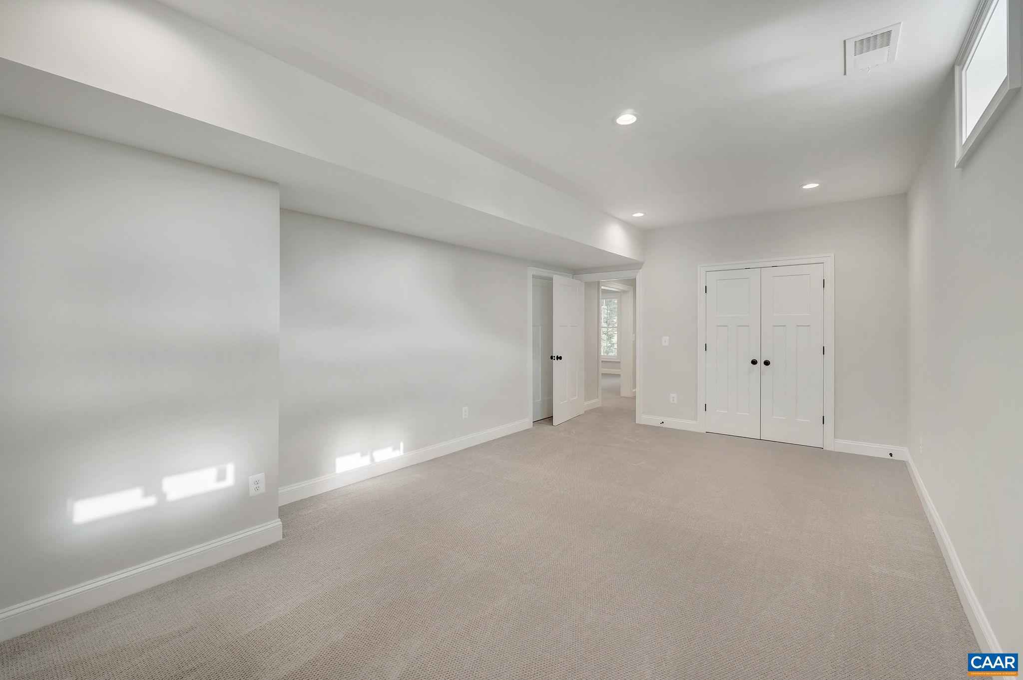 58 RED OAK CT