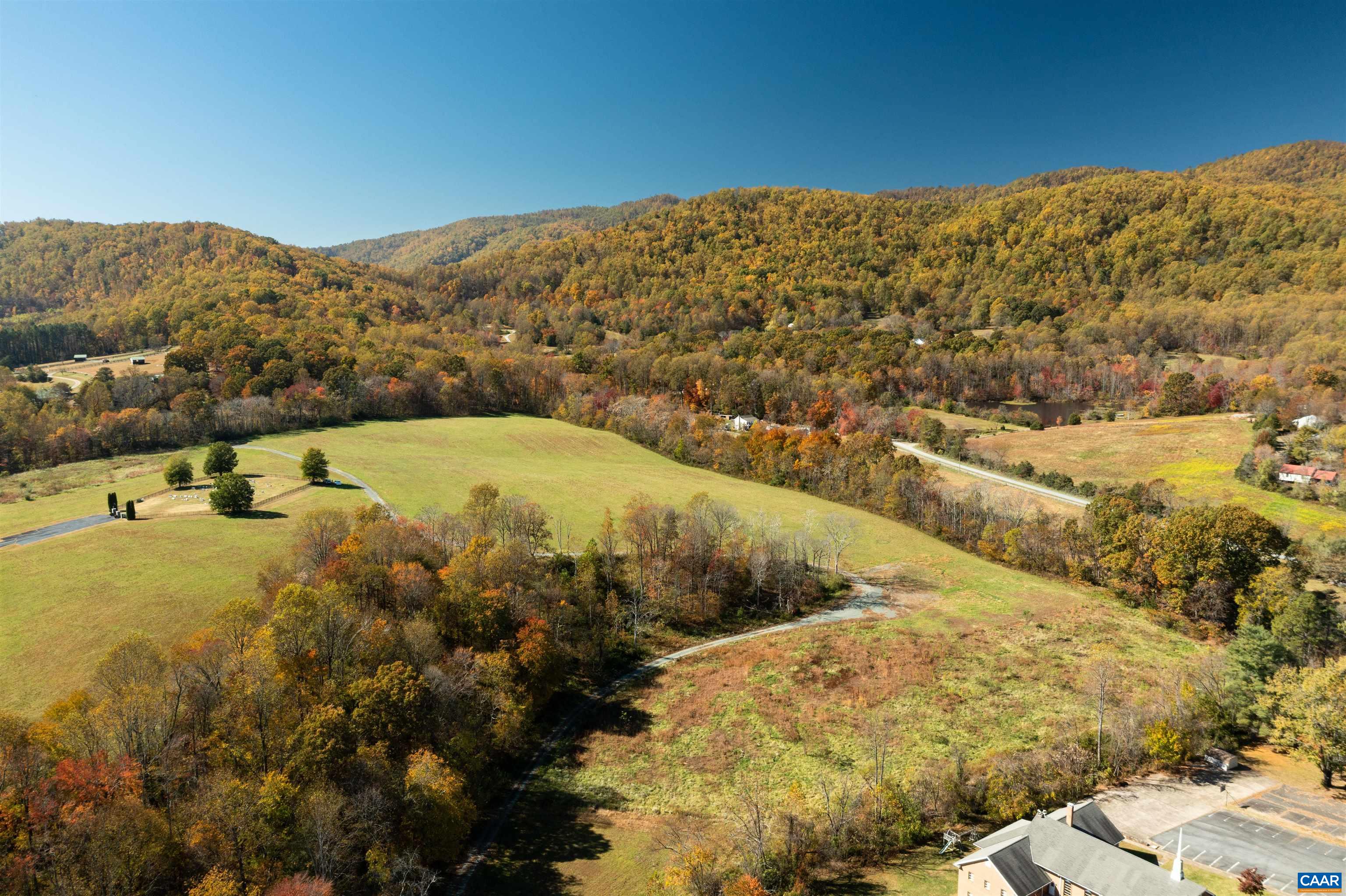 1 HEARDS MOUNTAIN RD