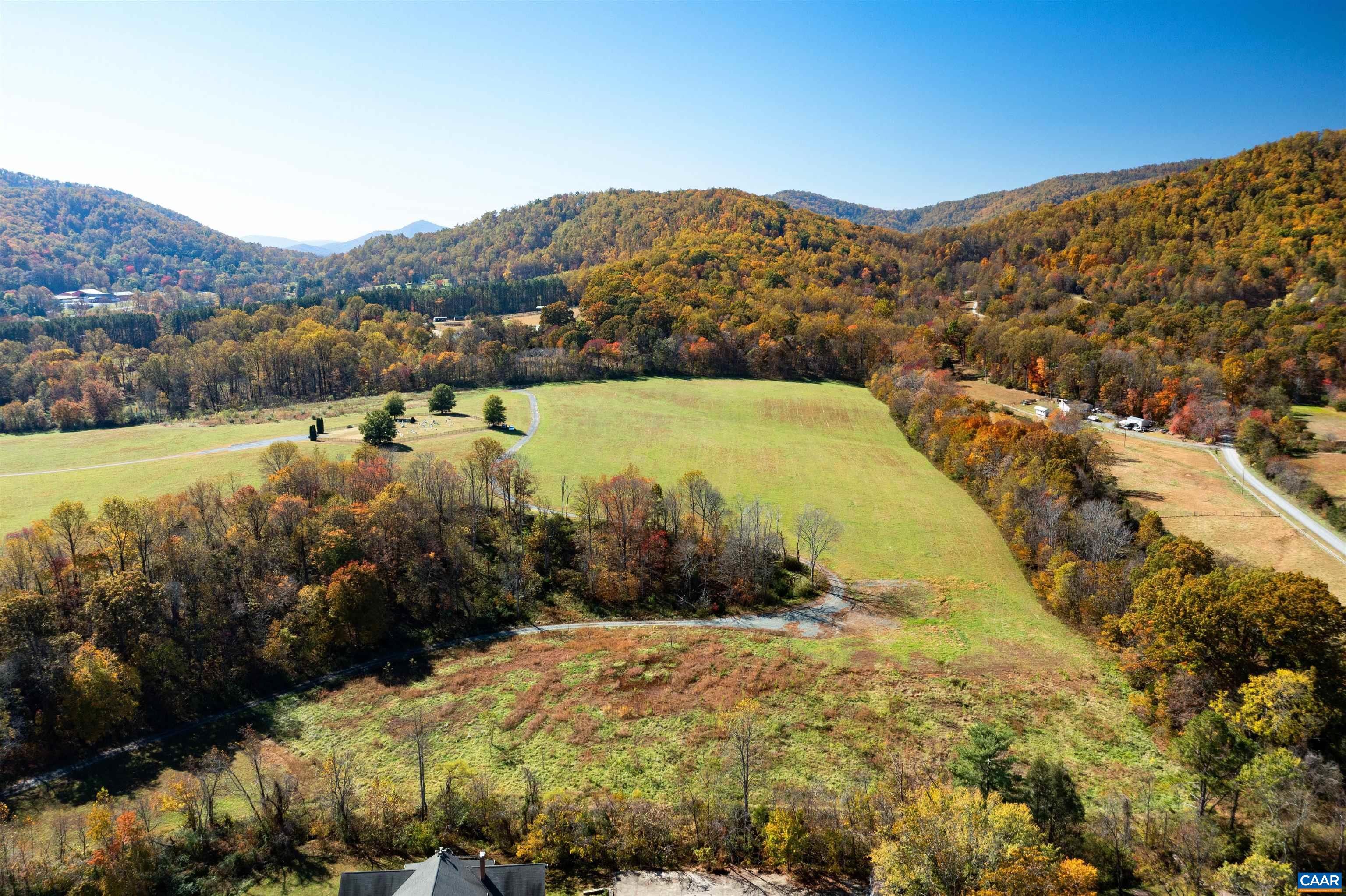 1 HEARDS MOUNTAIN RD