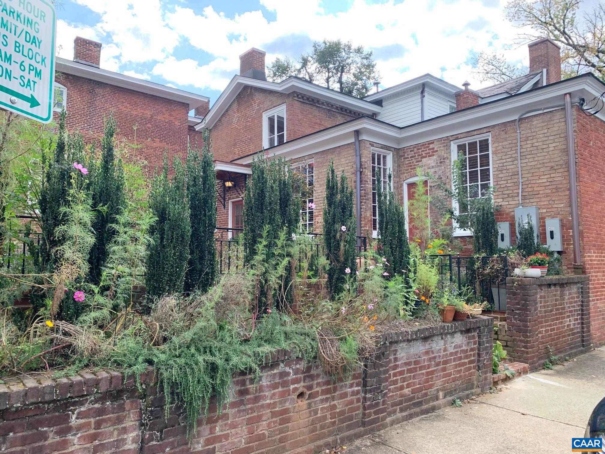 201 E HIGH ST