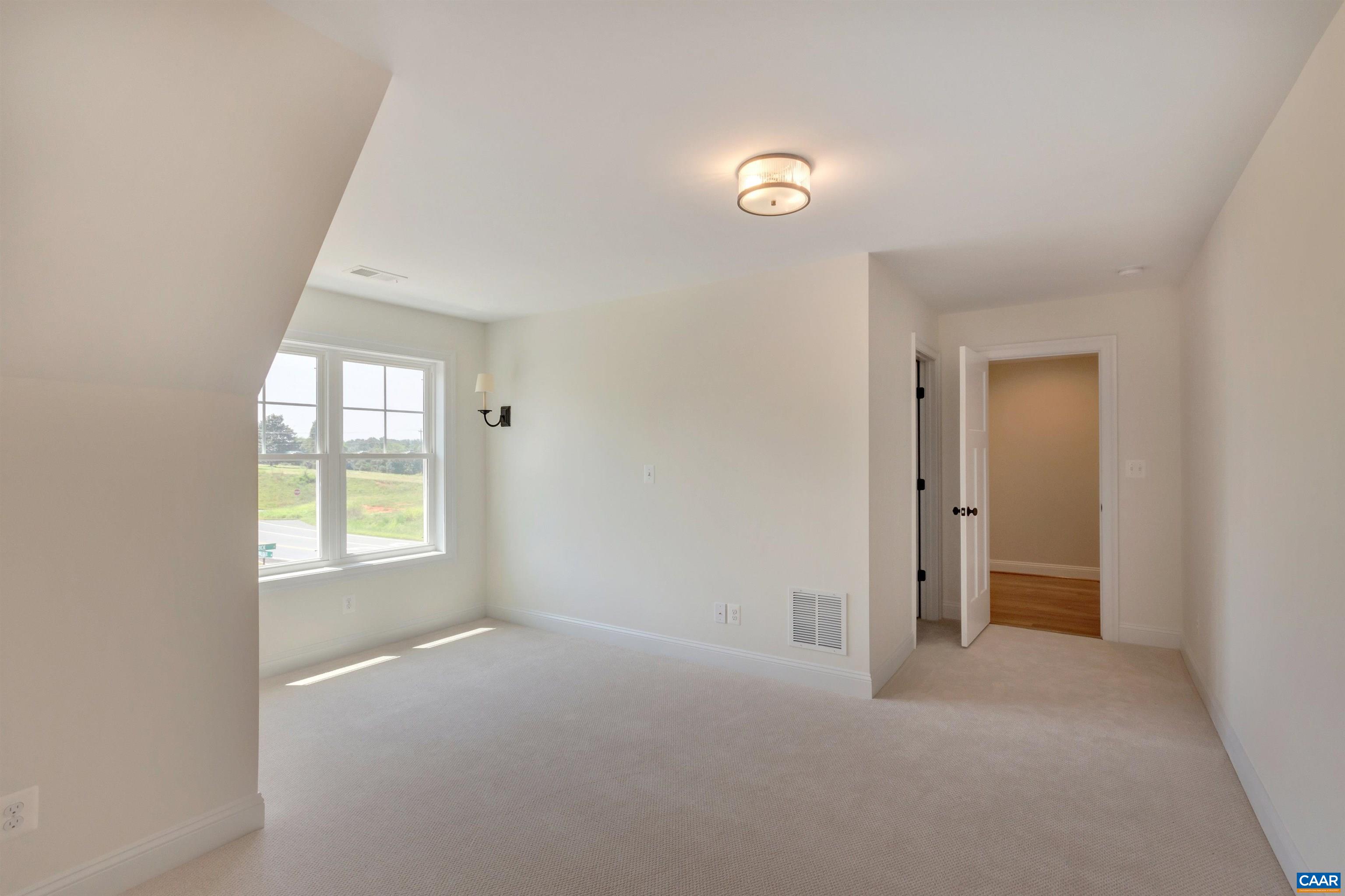 154 EAGLE CREEK TER