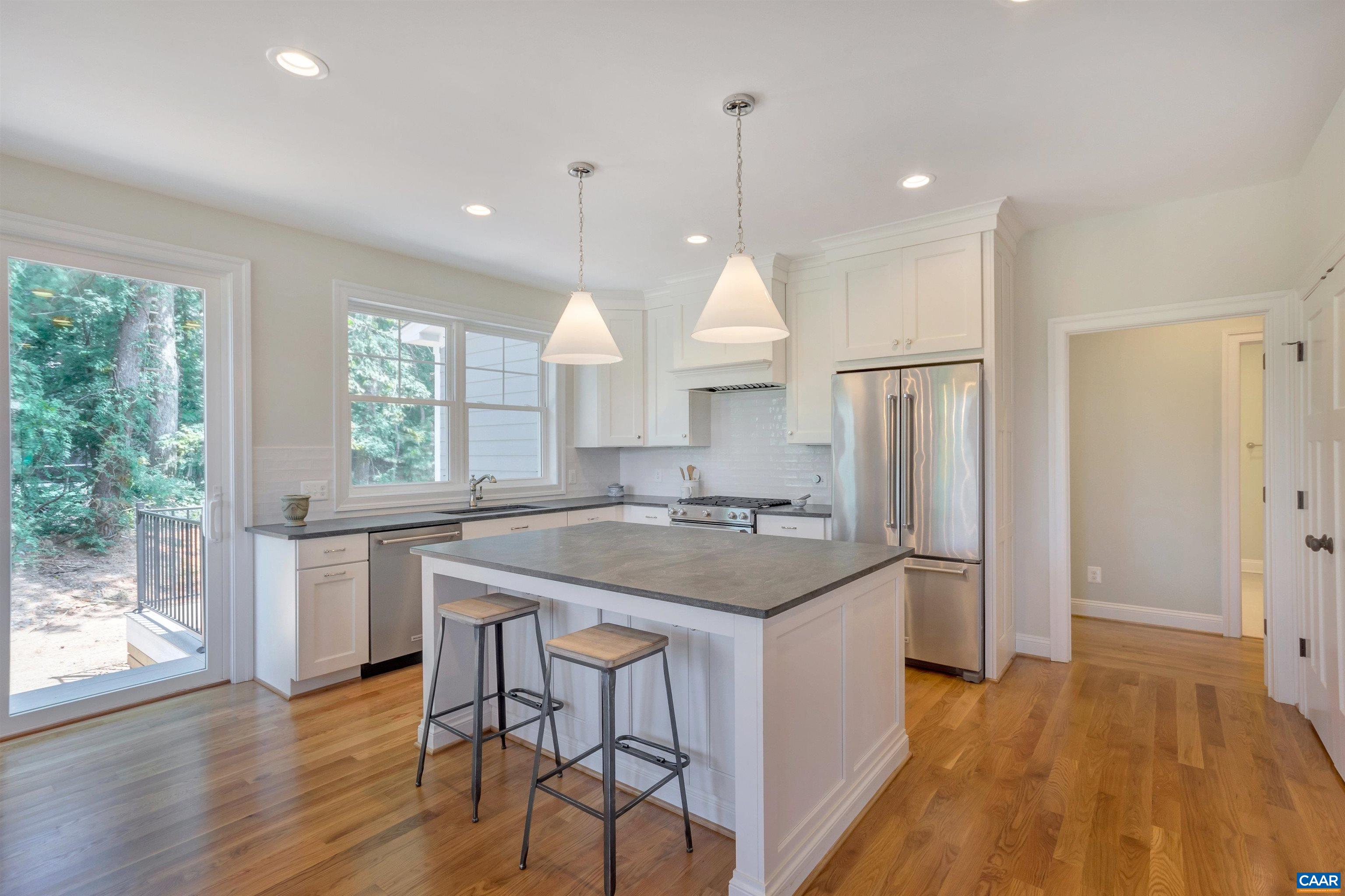 154 EAGLE CREEK TER