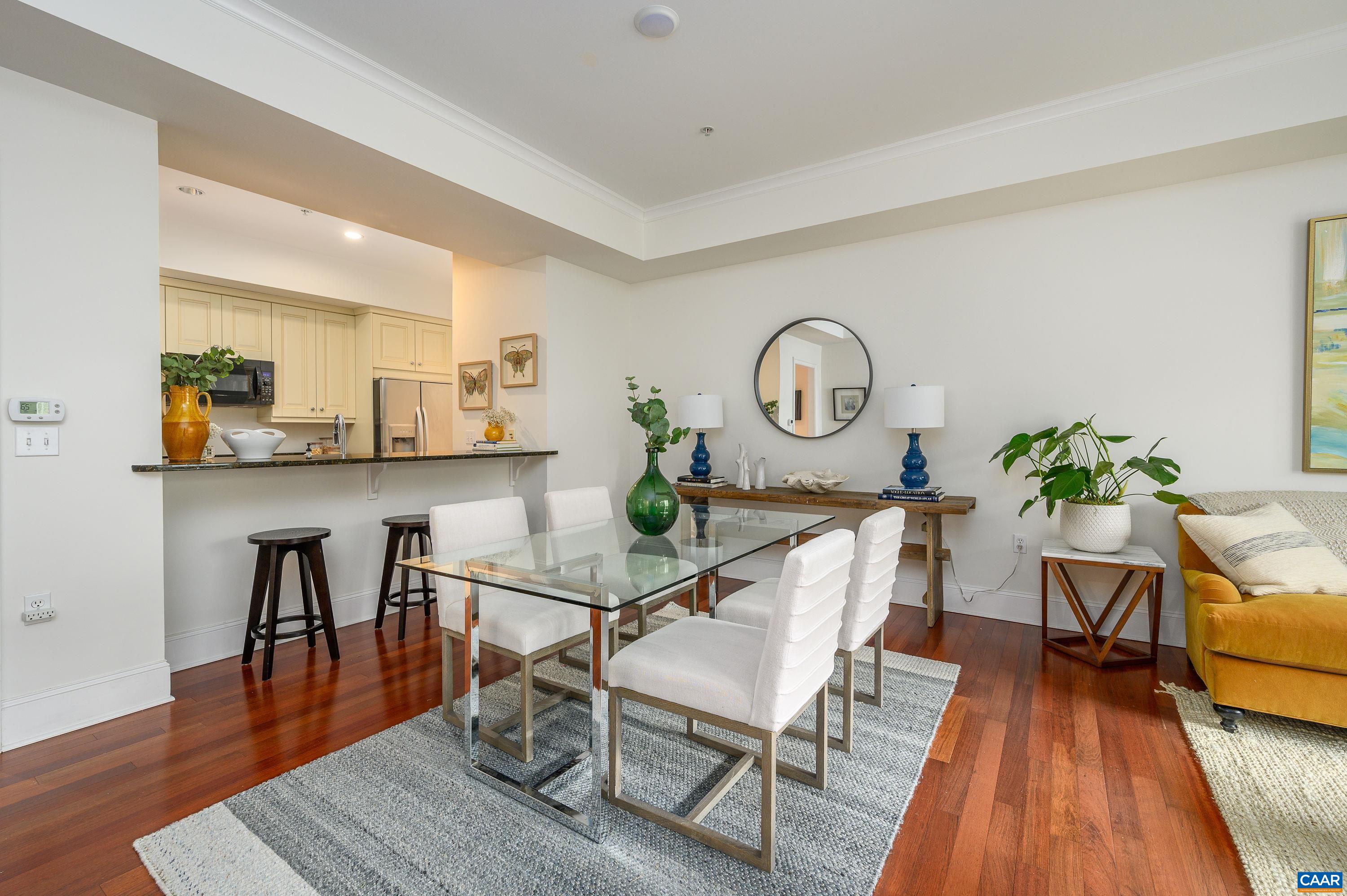 210 10TH ST Unit: 101