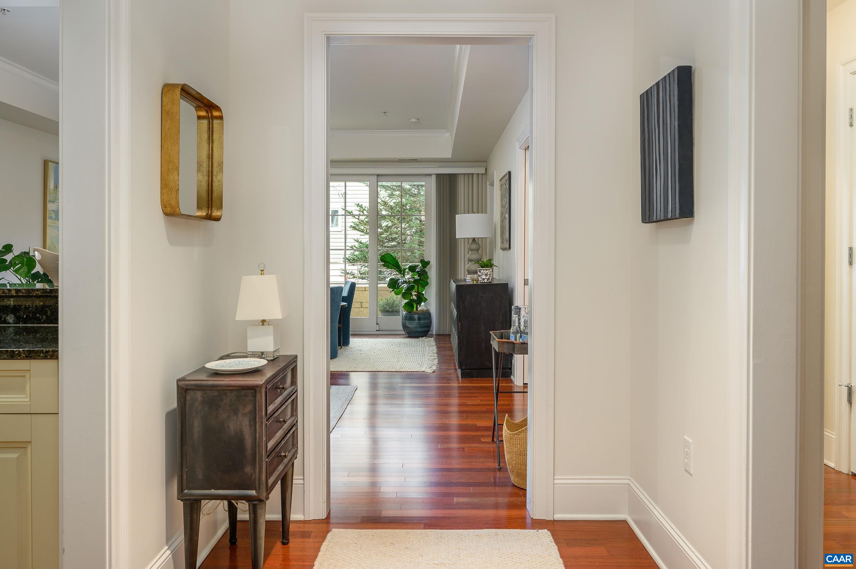 210 10TH ST Unit: 101