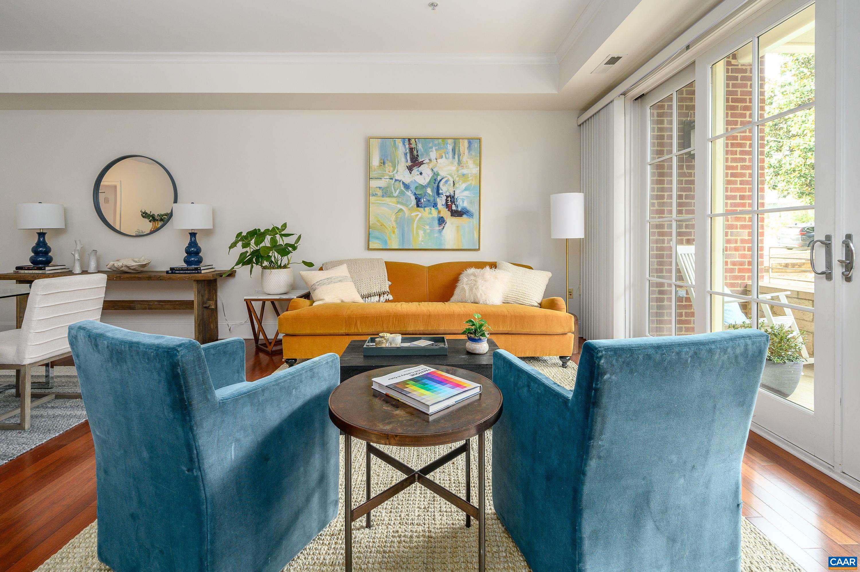 210 10TH ST Unit: 101