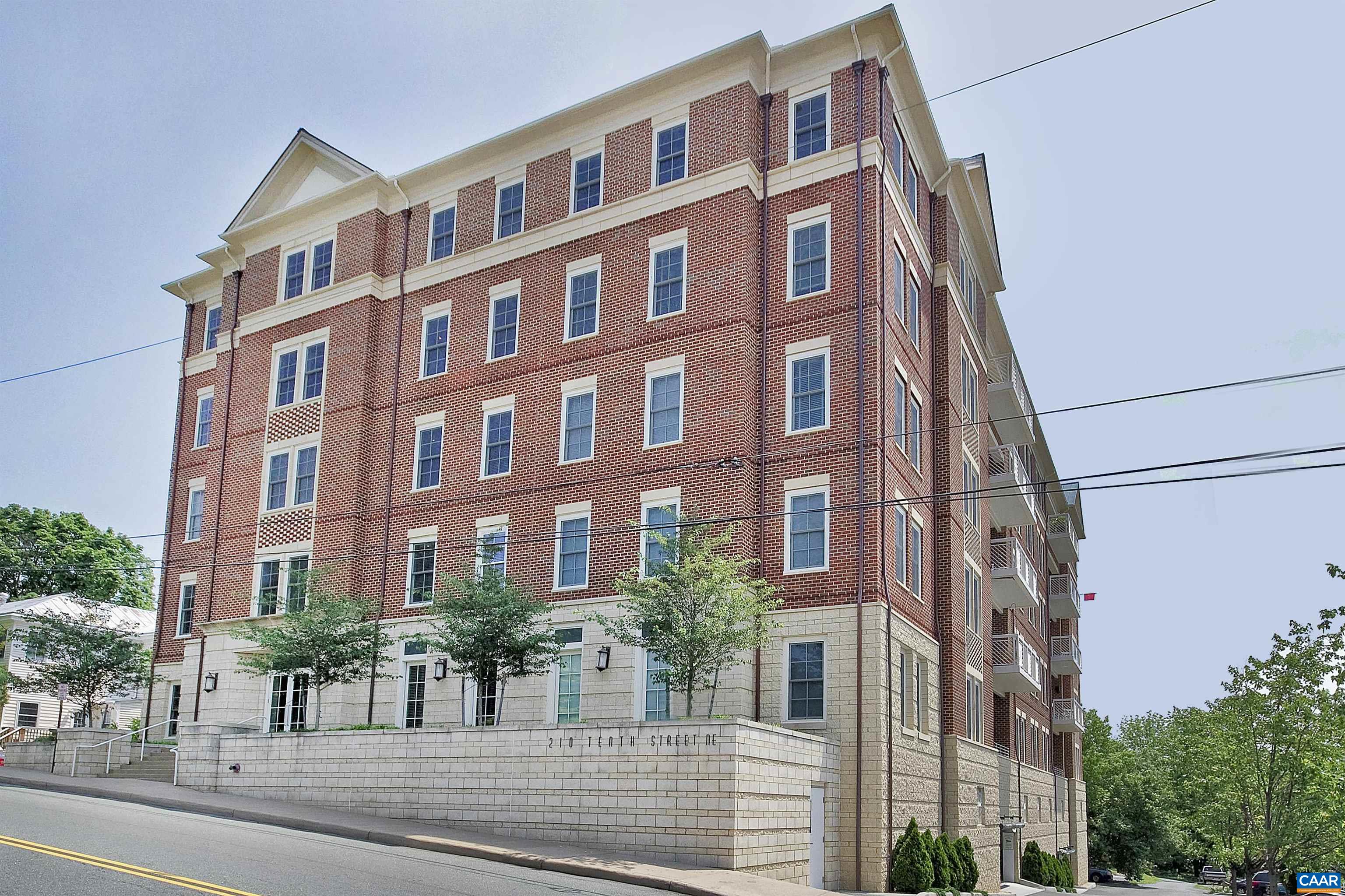 210 10TH ST Unit: 101