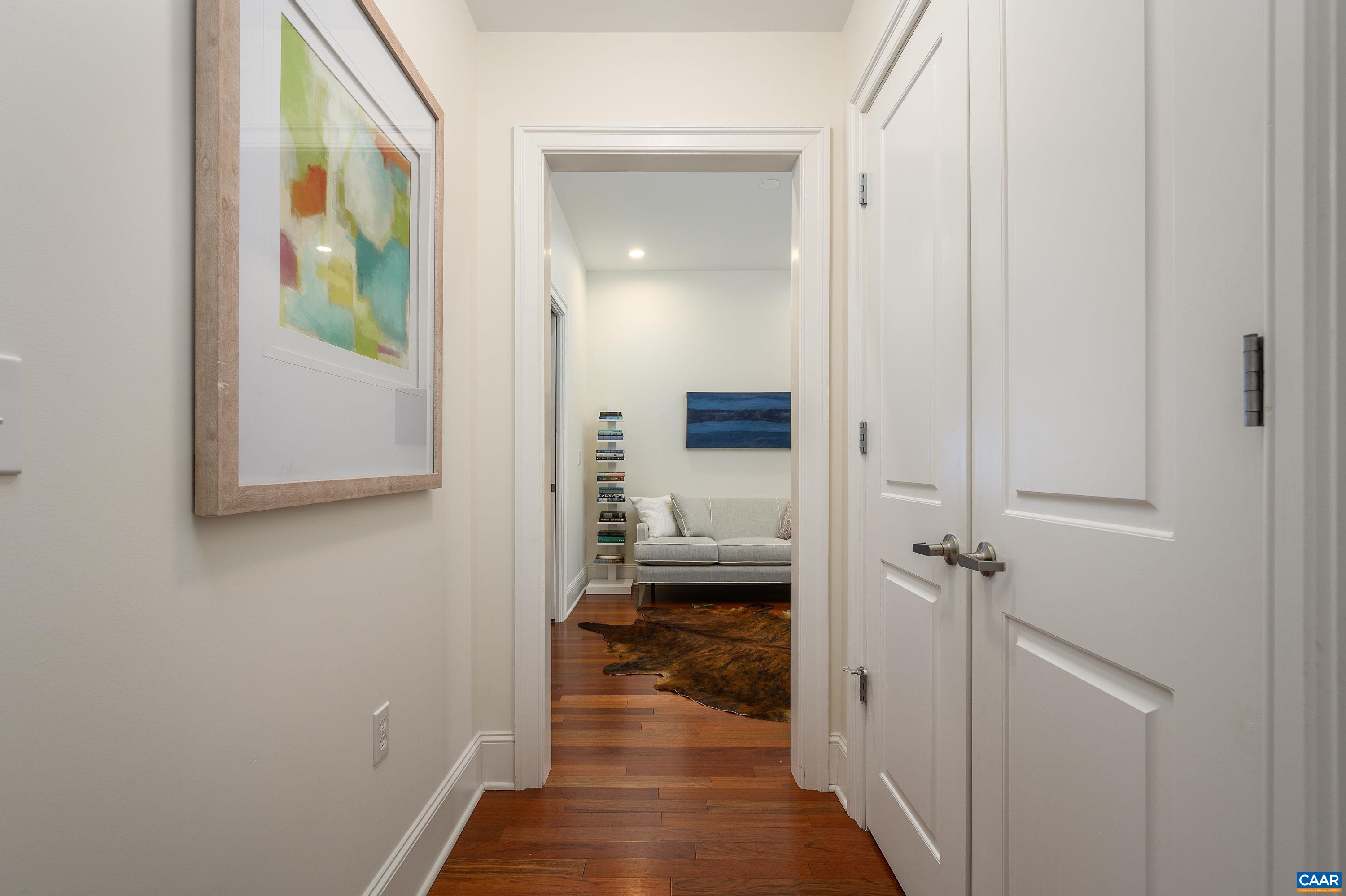 210 10TH ST Unit: 101