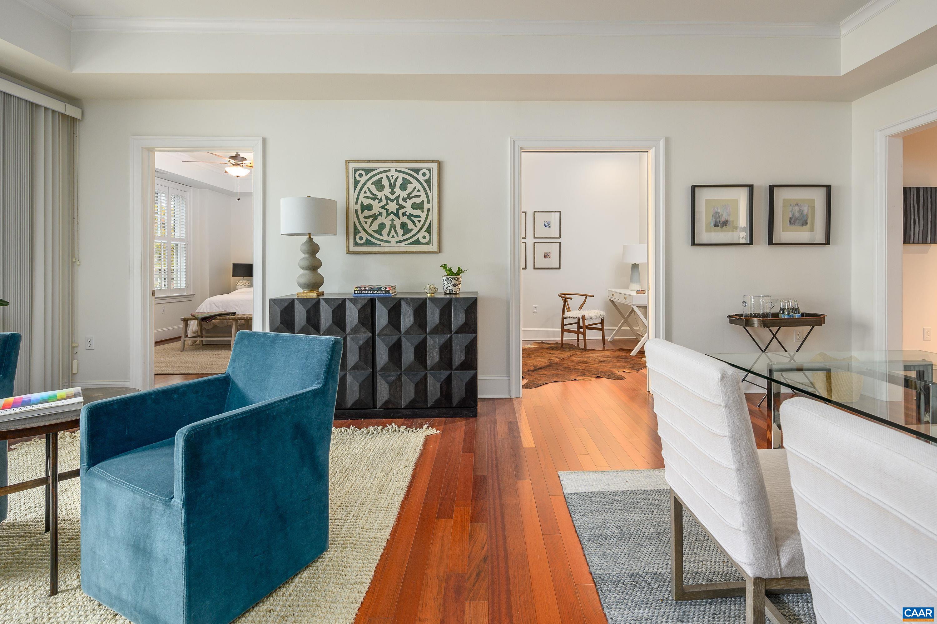 210 10TH ST Unit: 101