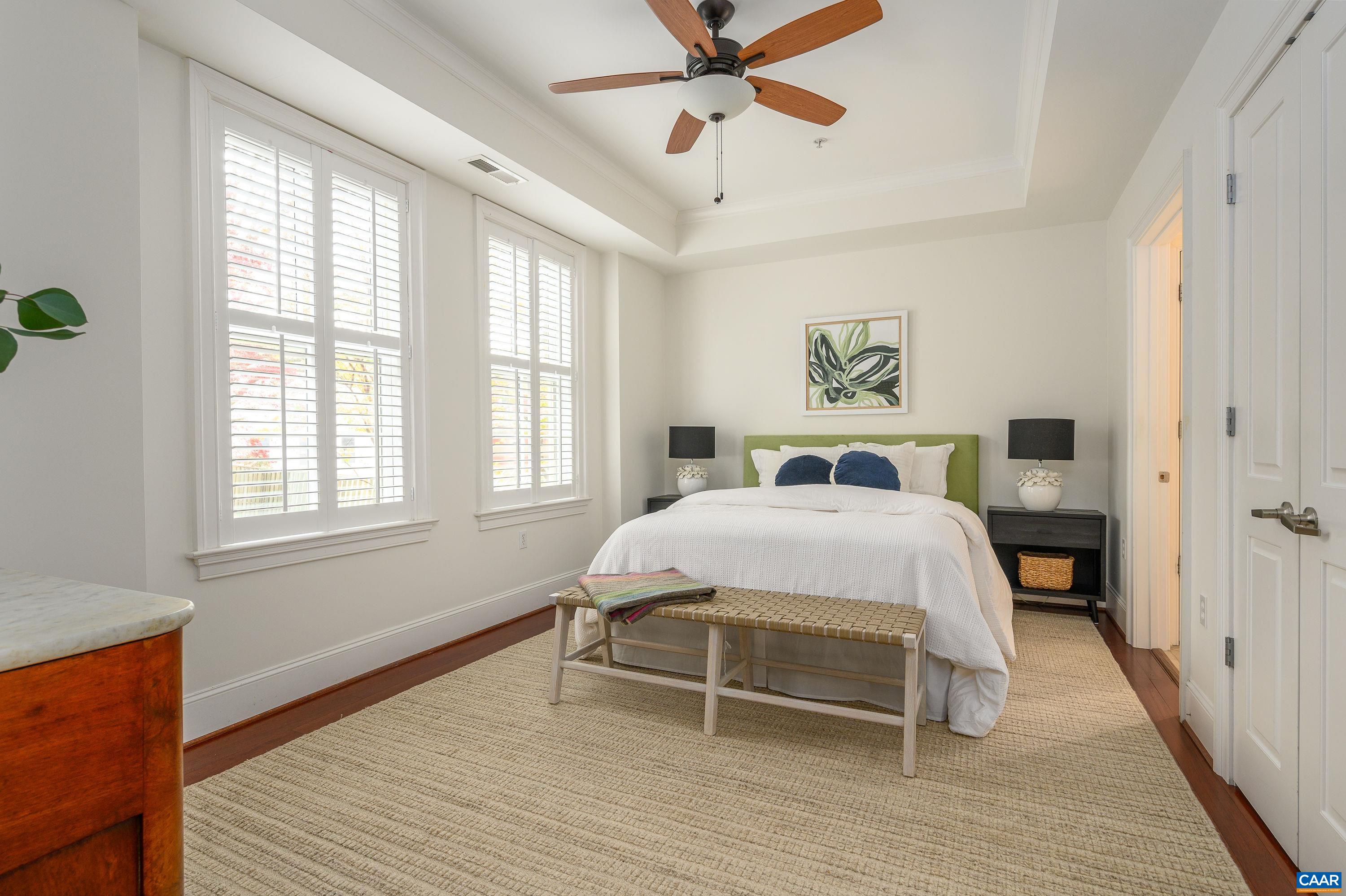210 10TH ST Unit: 101