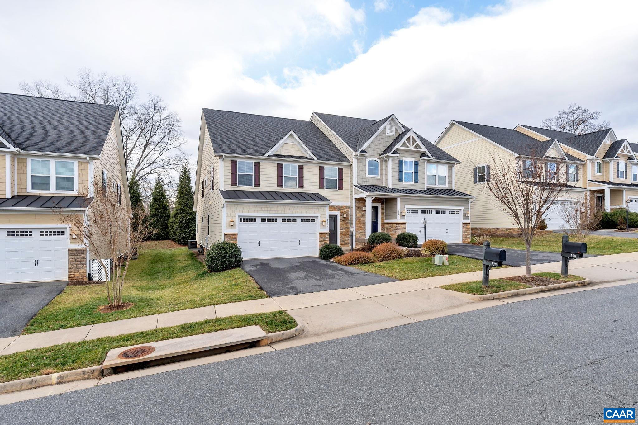 1579 SAWGRASS CT