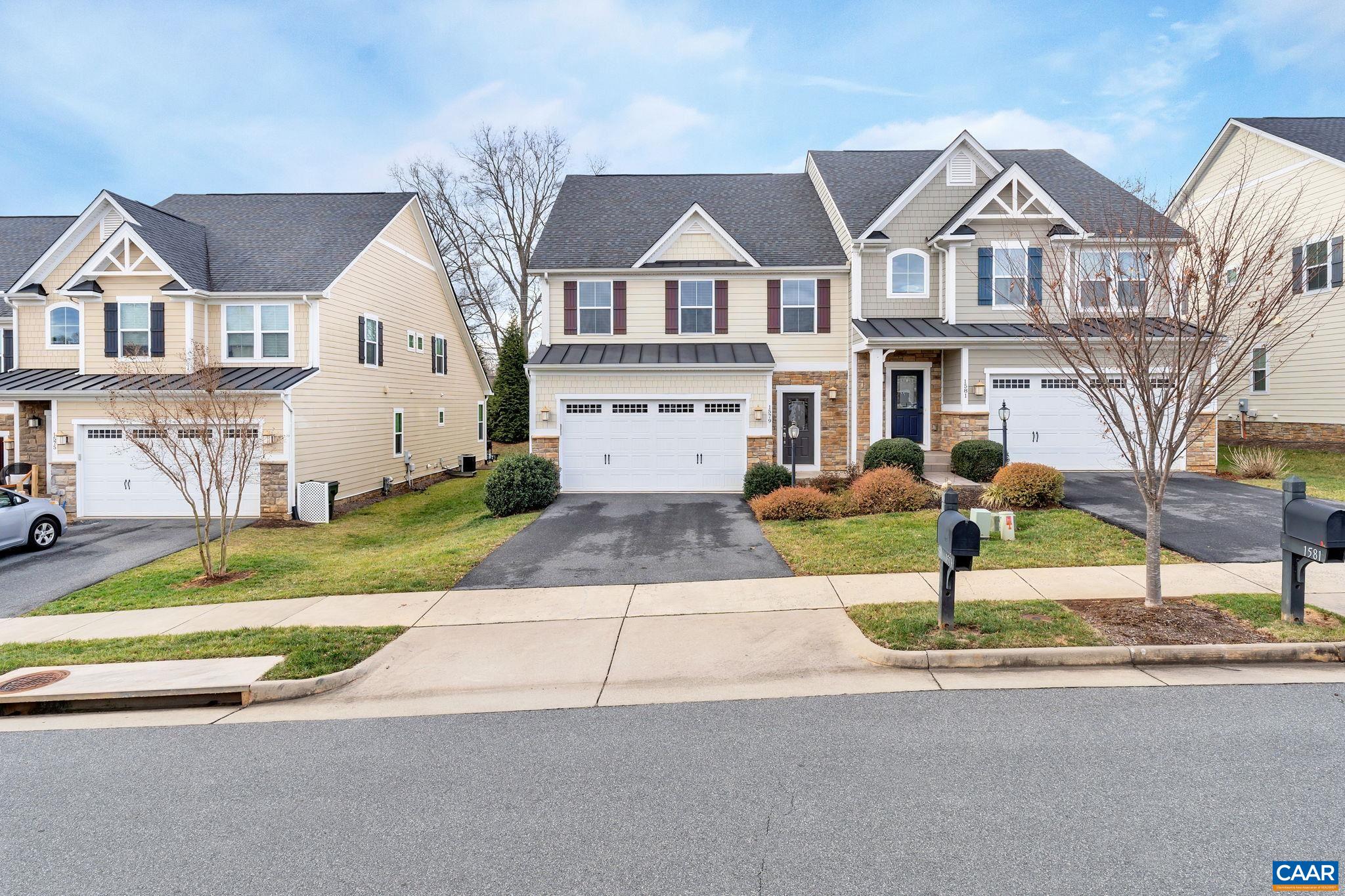 1579 SAWGRASS CT
