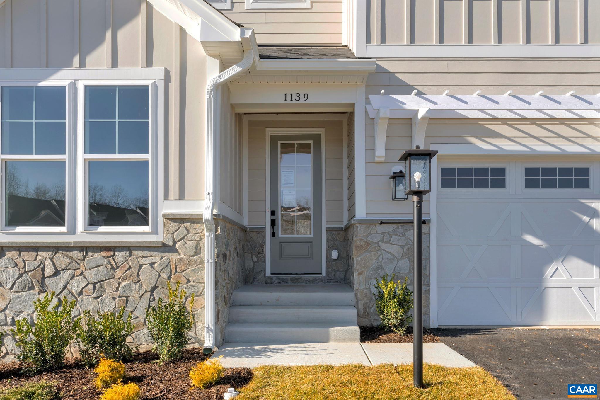 1139 SABLEWOOD DR