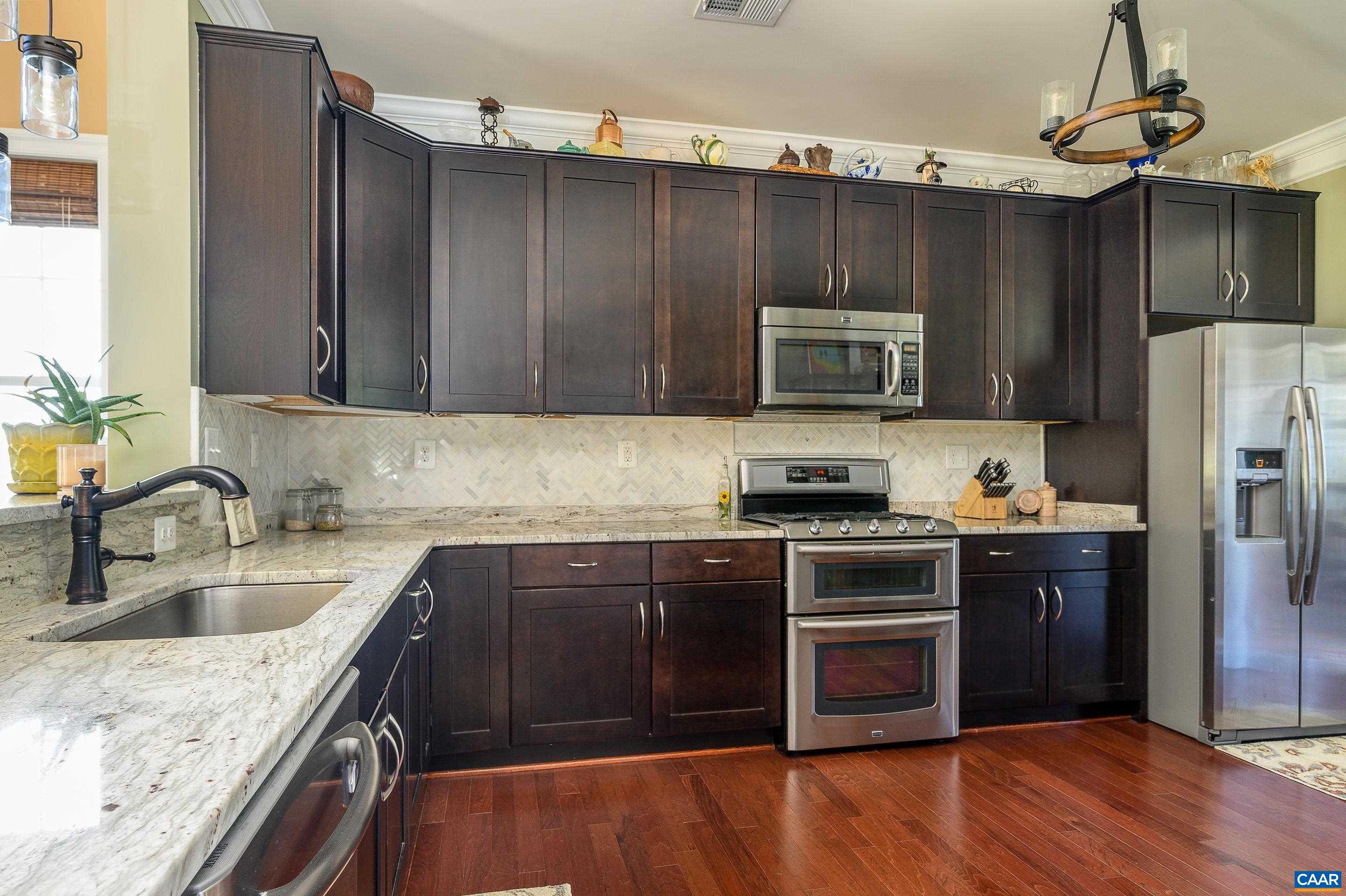 1221 PENFIELD LN
