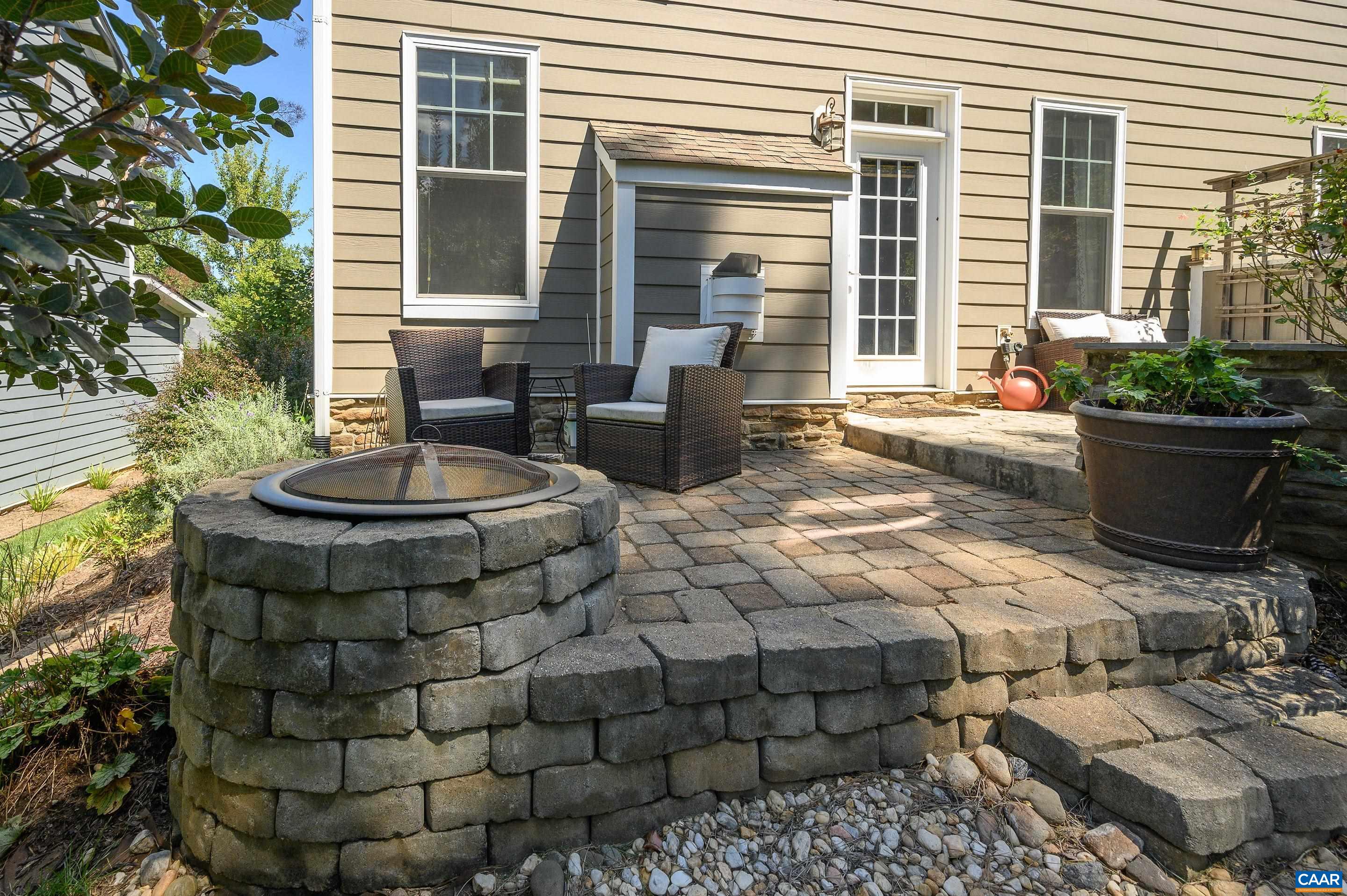 1221 PENFIELD LN