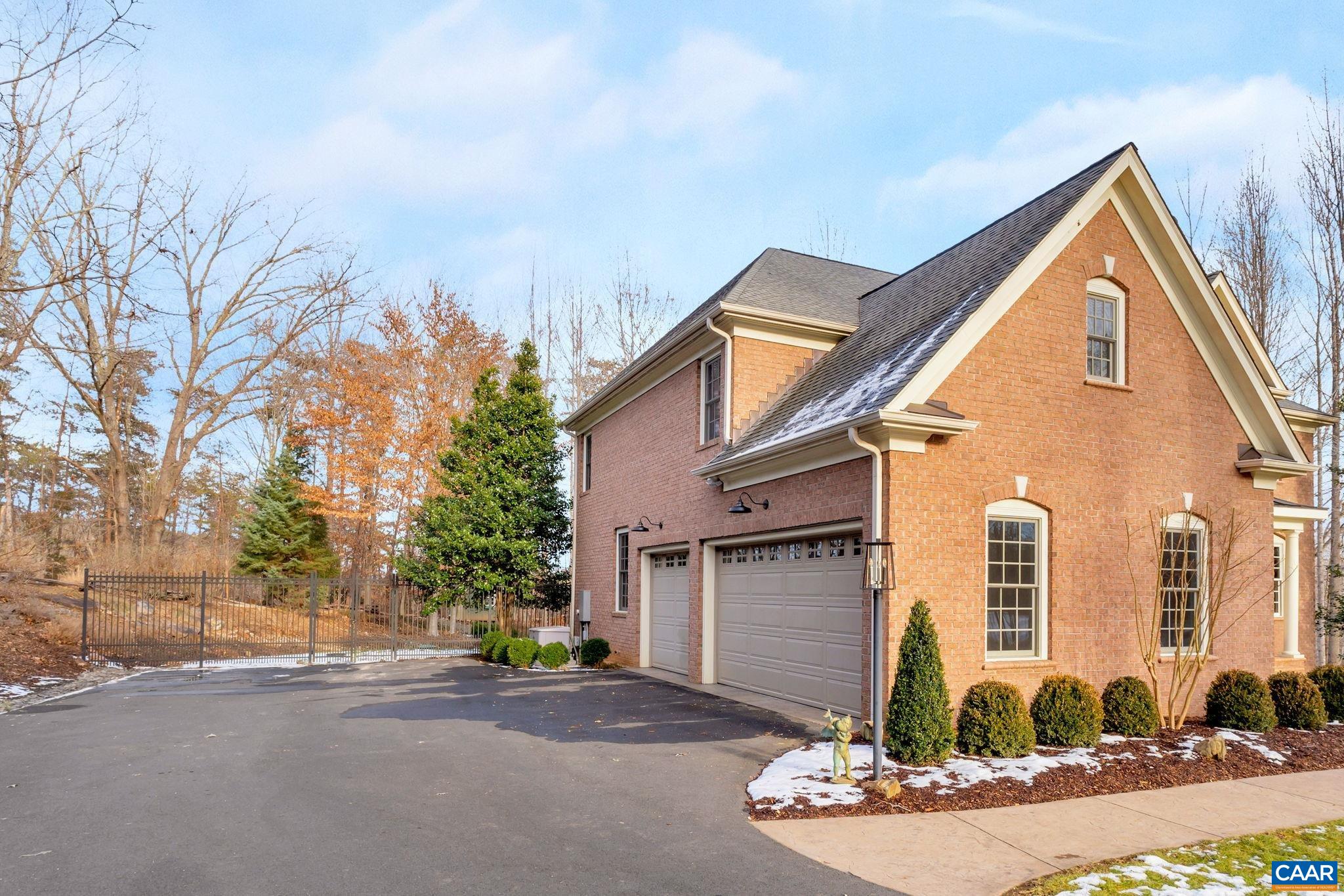 2940 DAVENTRY LN