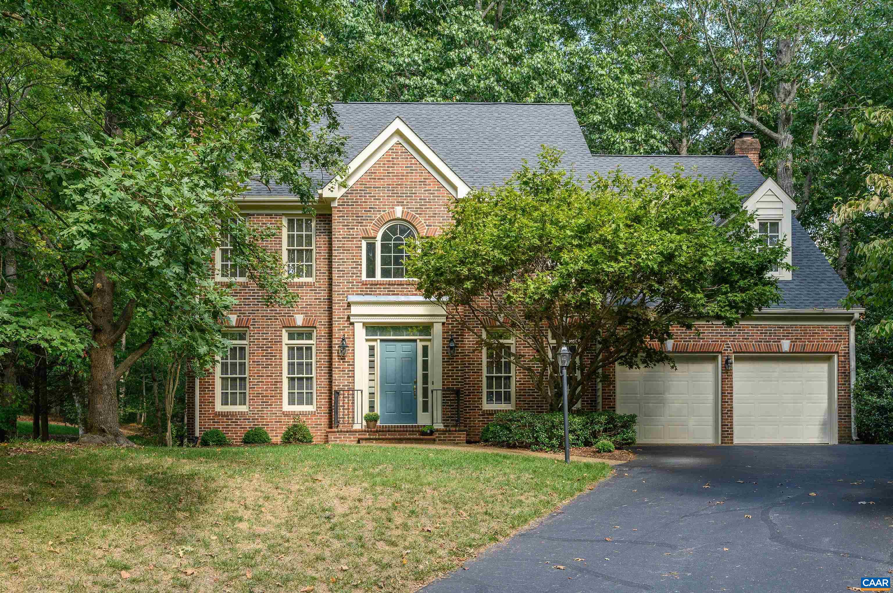 877 KING WILLIAM DR