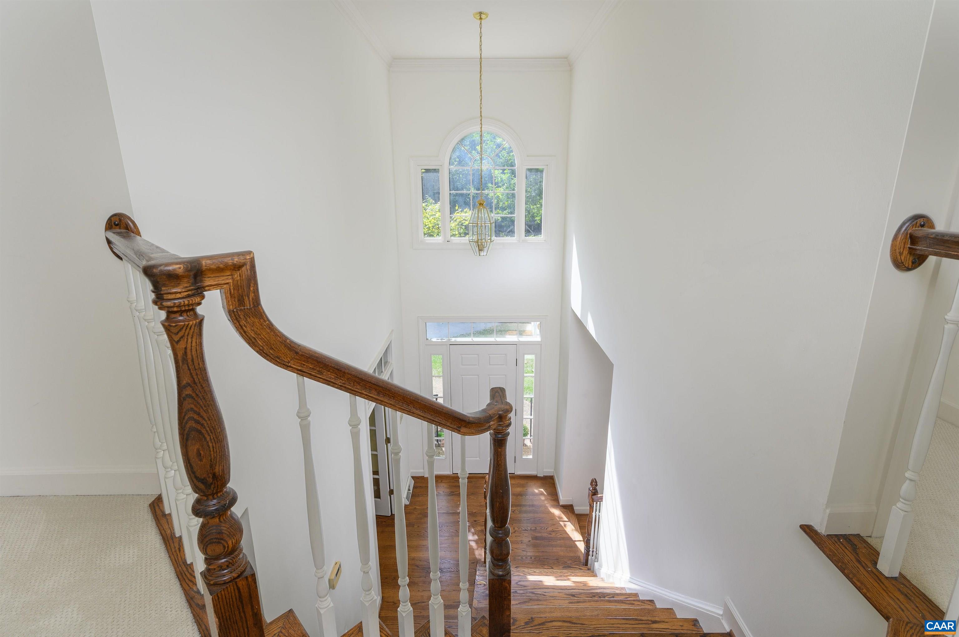 877 KING WILLIAM DR