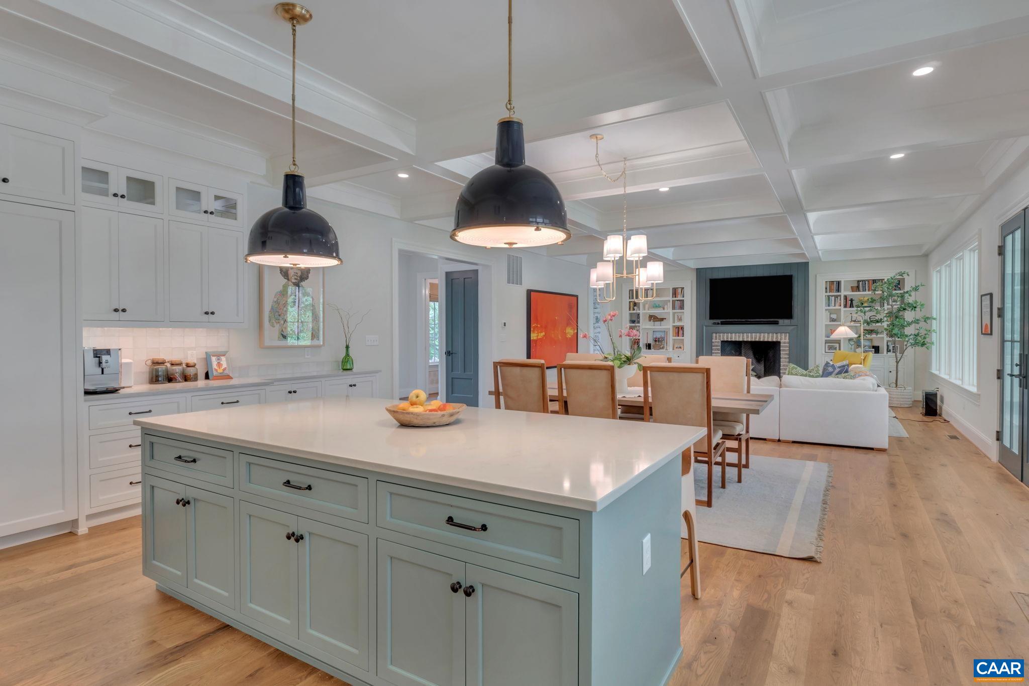 2884 PALMER DR