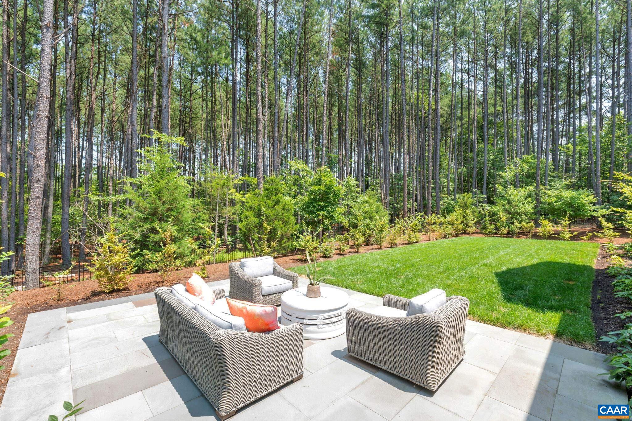 2884 PALMER DR