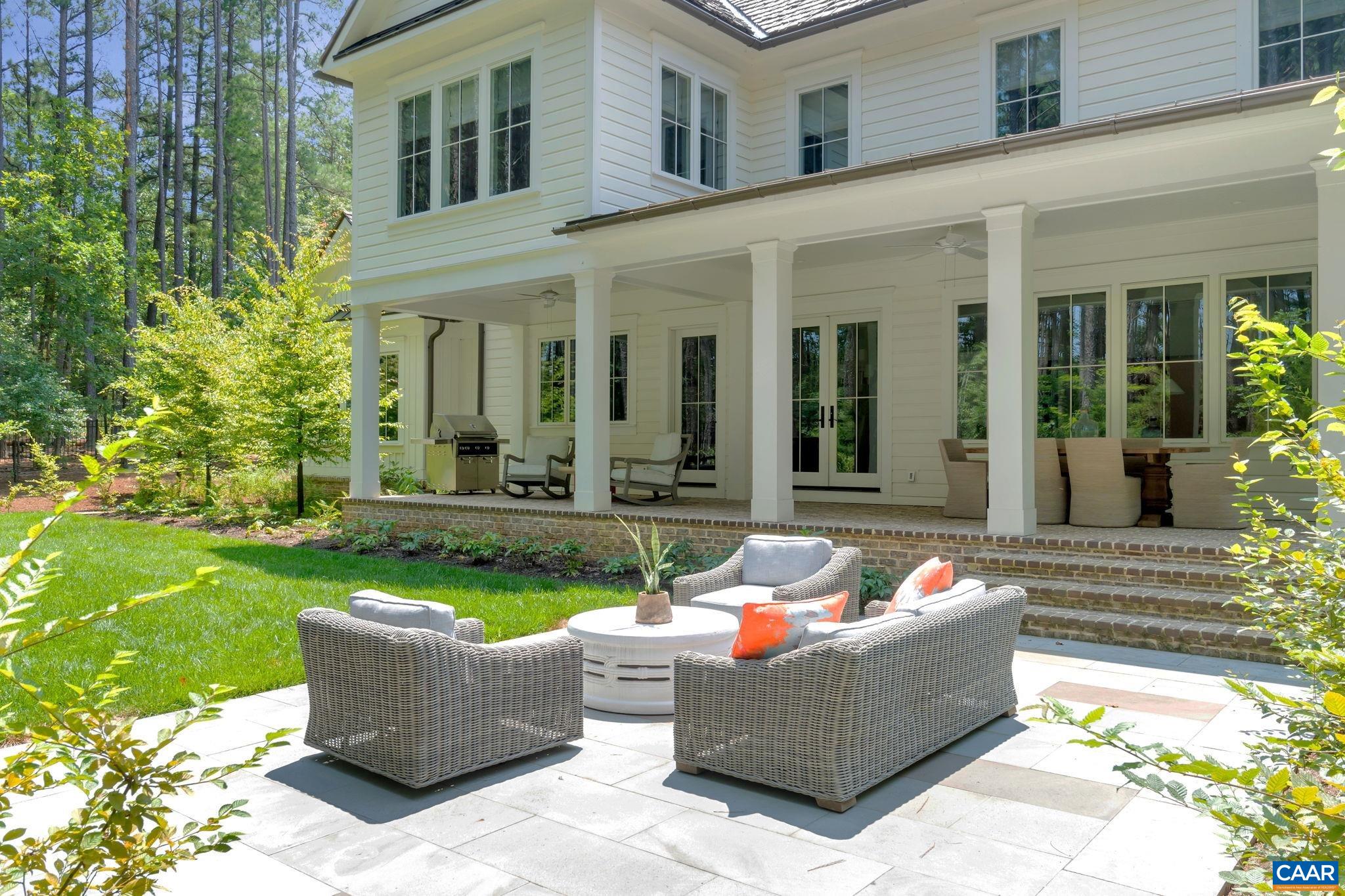 2884 PALMER DR