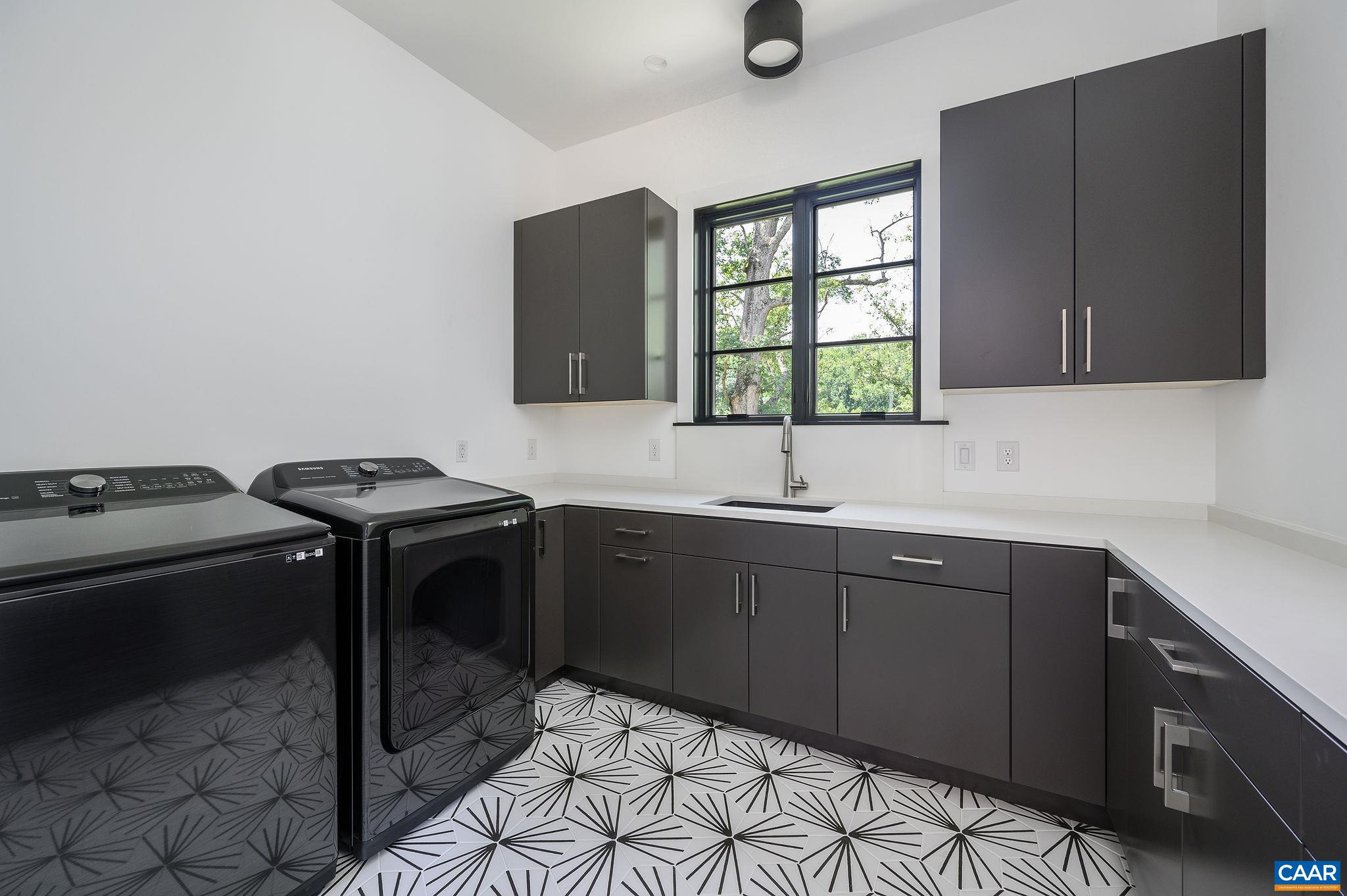 1414 WALDEMAR DR