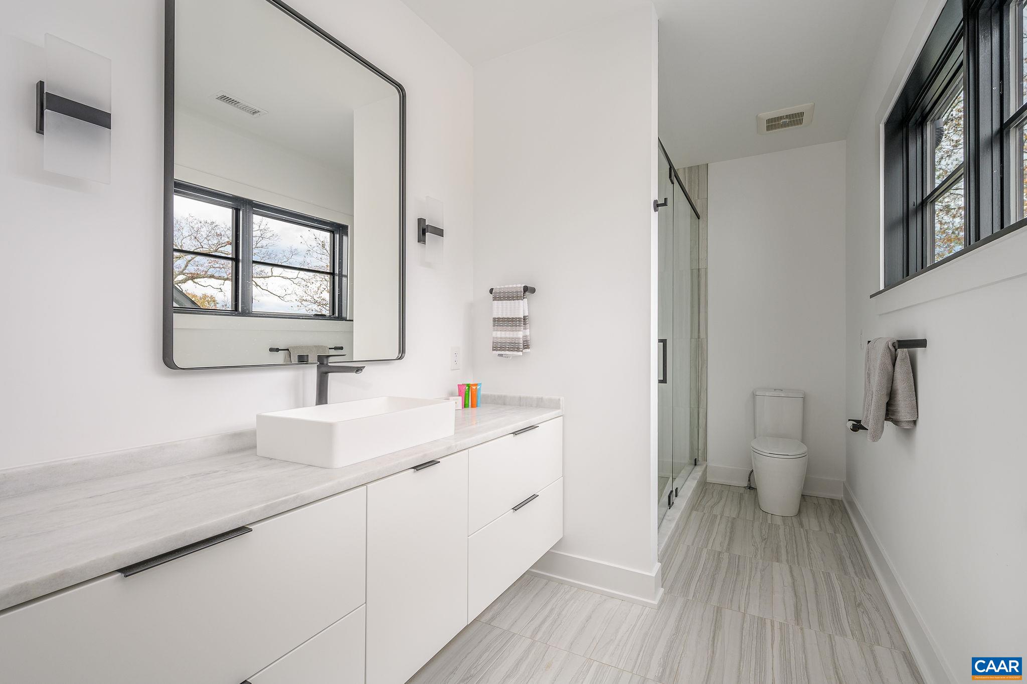 1414 WALDEMAR DR