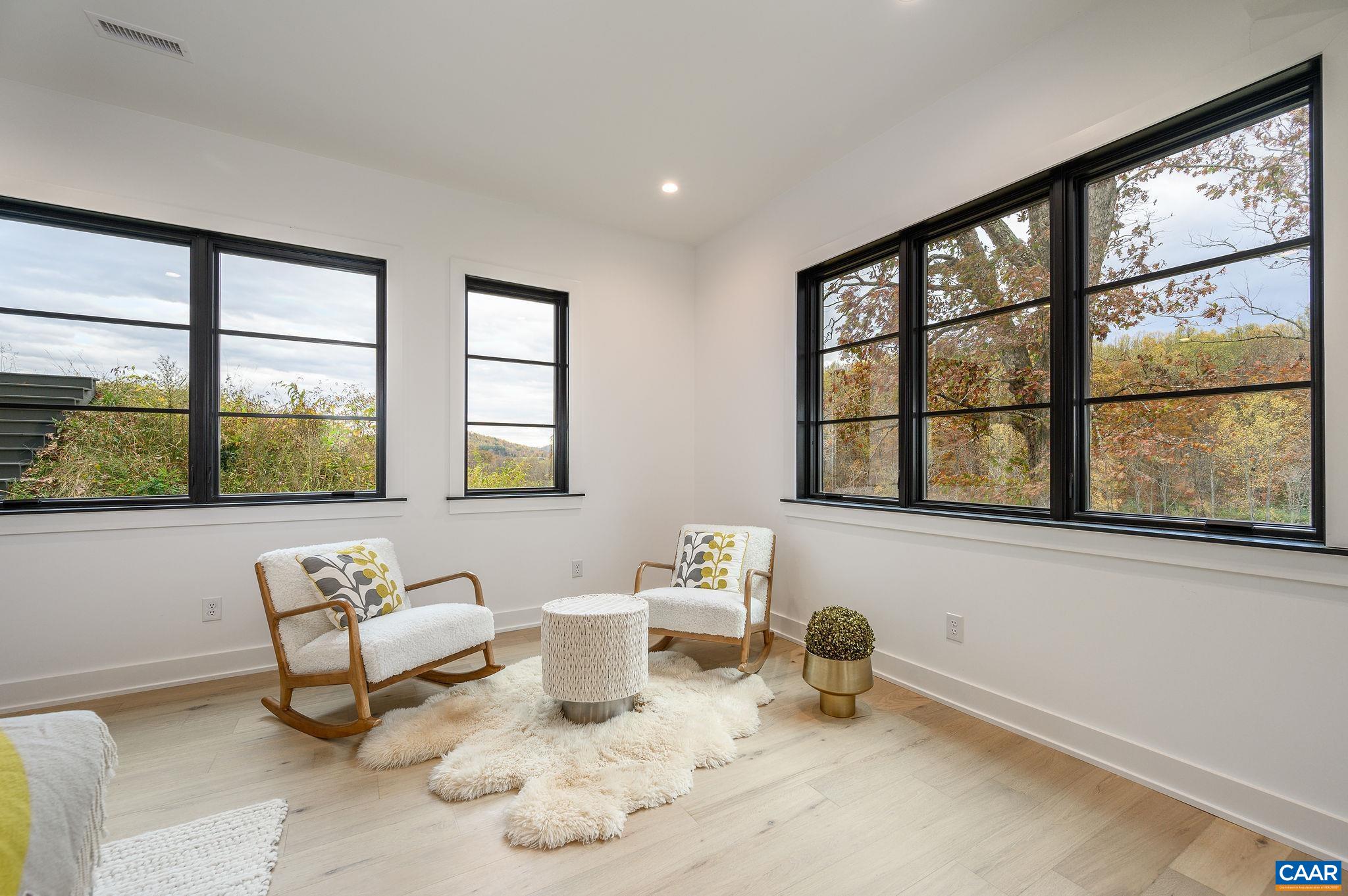 1414 WALDEMAR DR