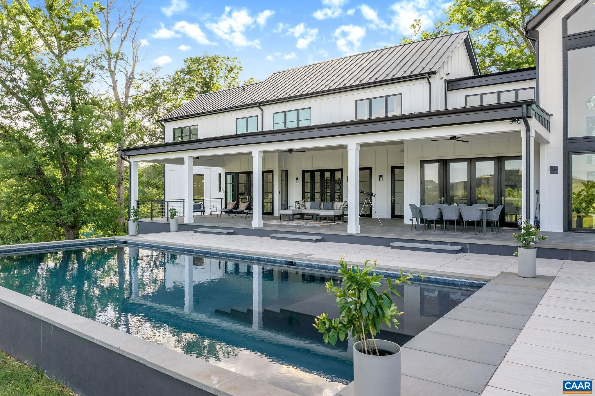 1414 WALDEMAR DR