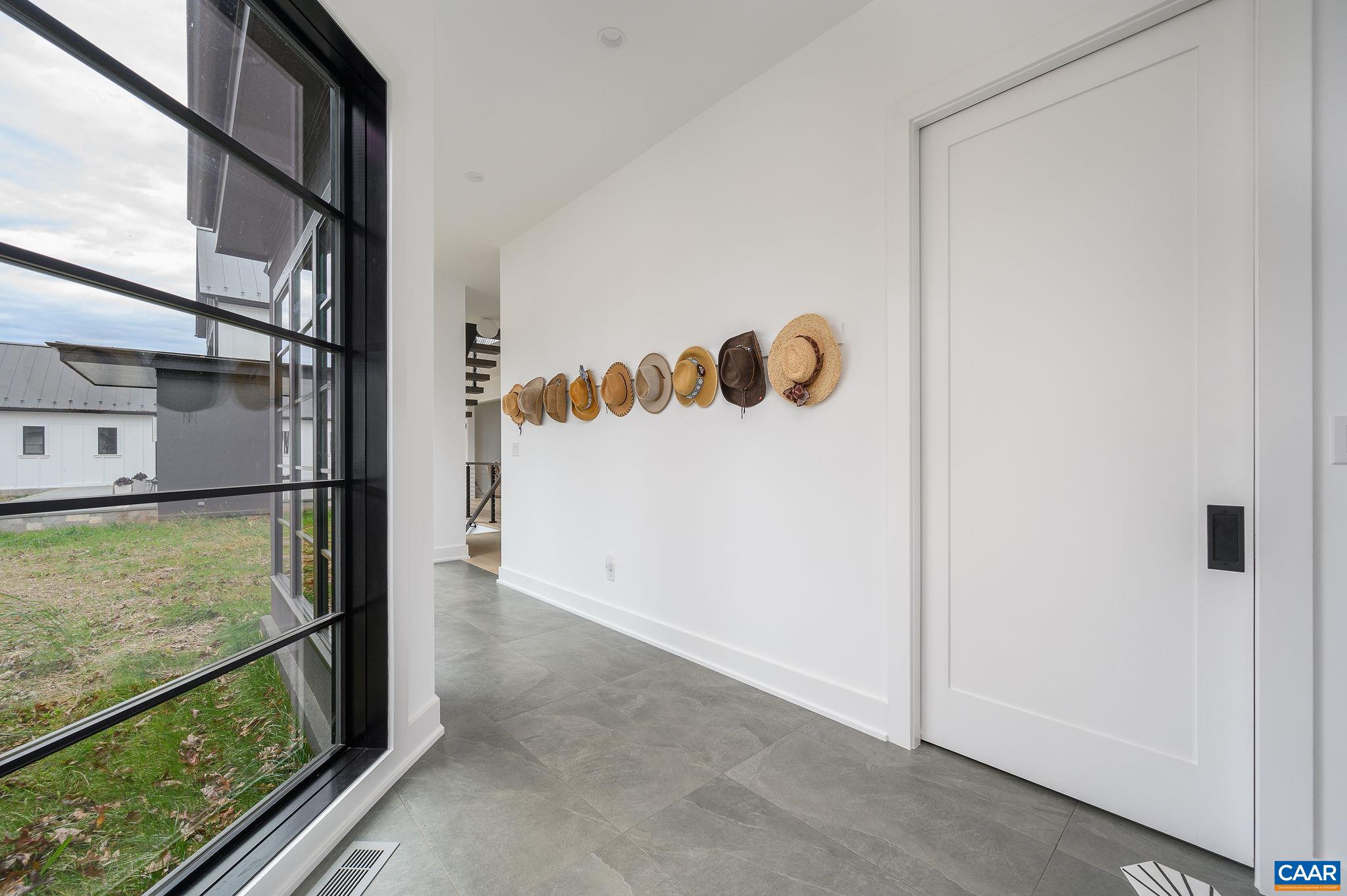 1414 WALDEMAR DR