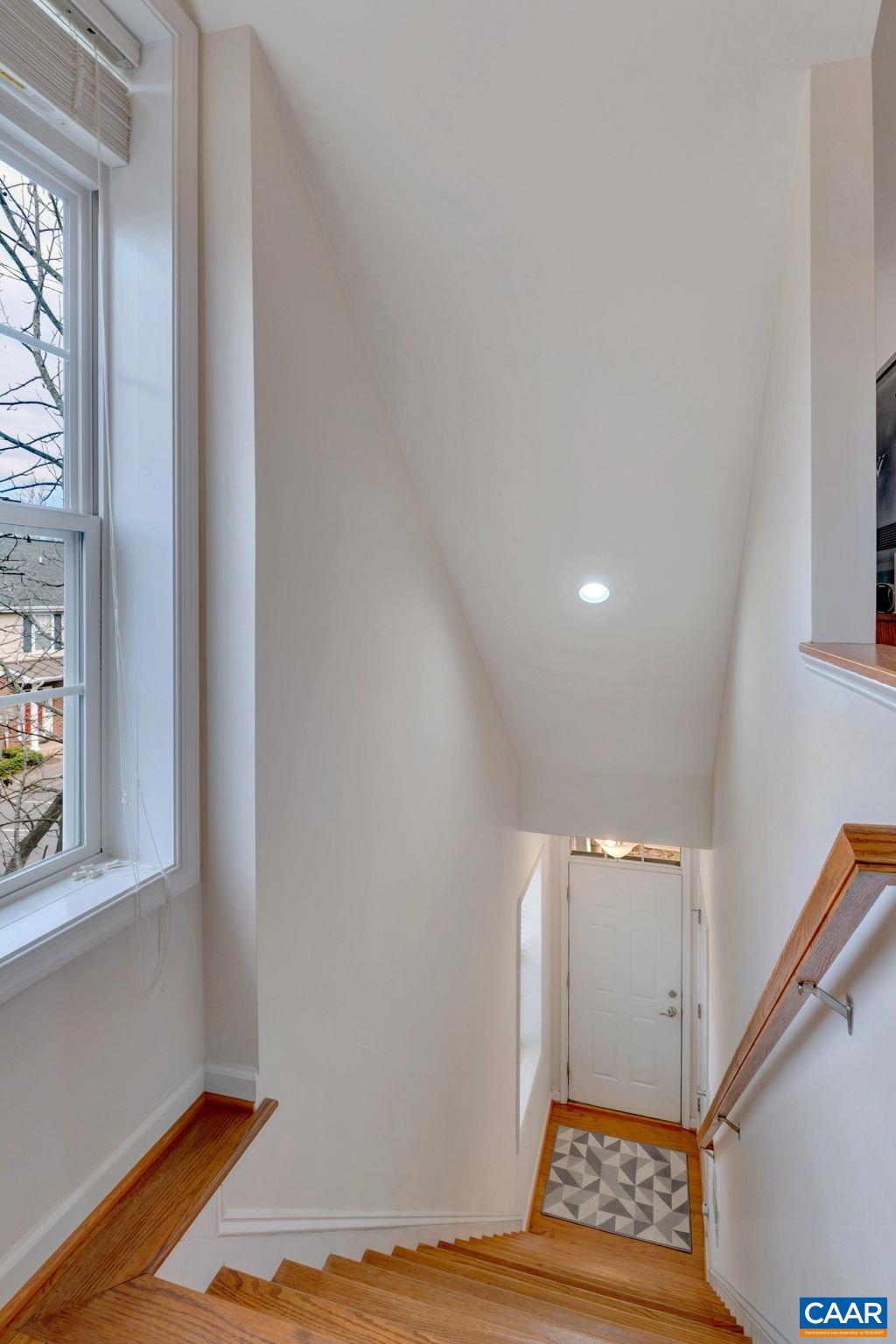 144 BROOKWOOD DR