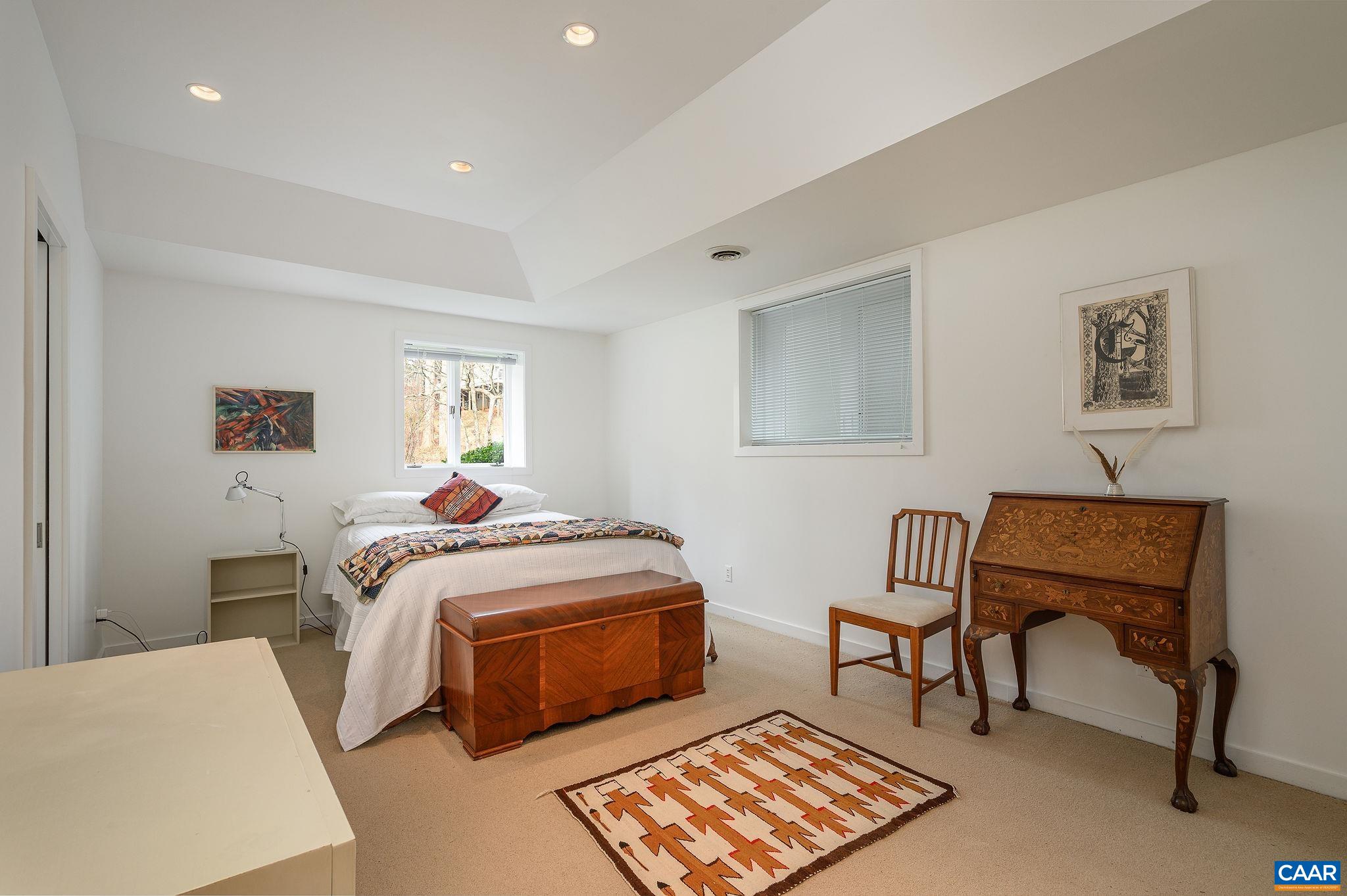 312 ROOKWOOD DR