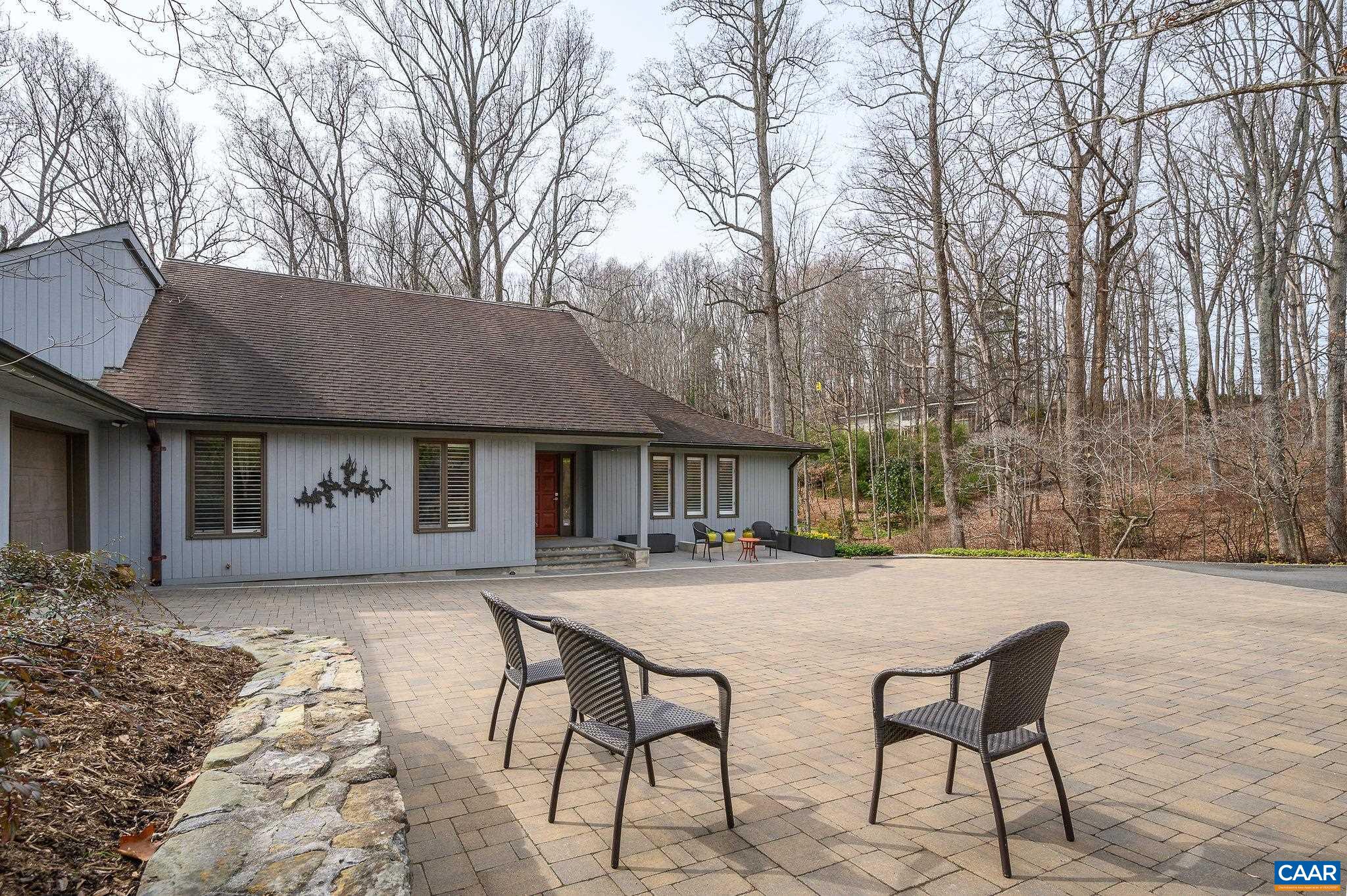 312 ROOKWOOD DR