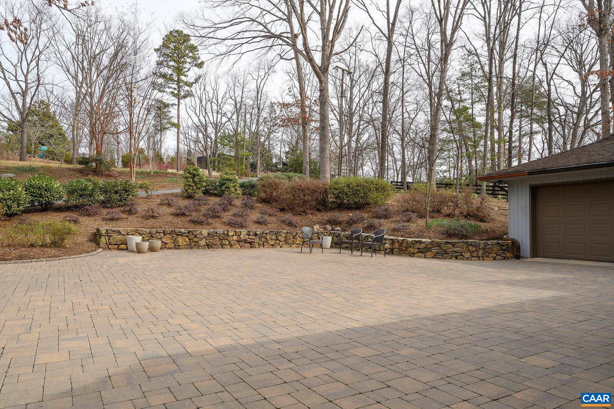 312 ROOKWOOD DR