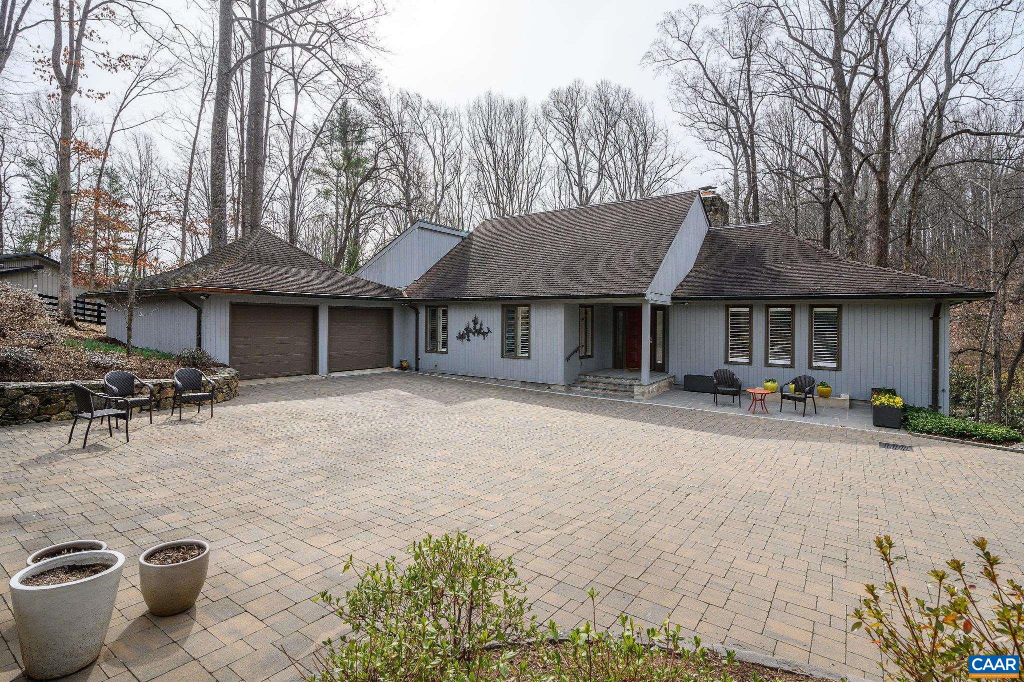 312 ROOKWOOD DR