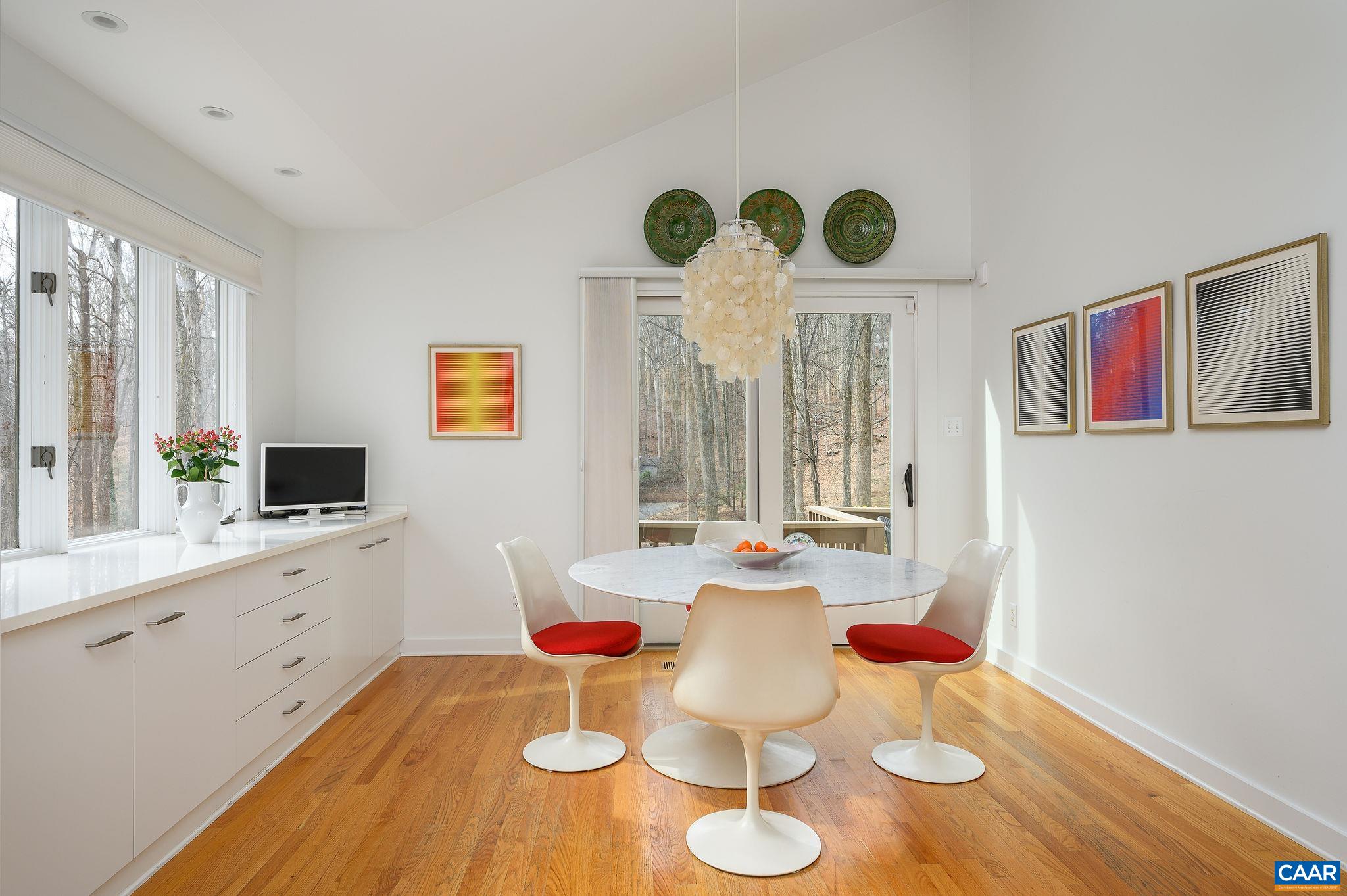 312 ROOKWOOD DR