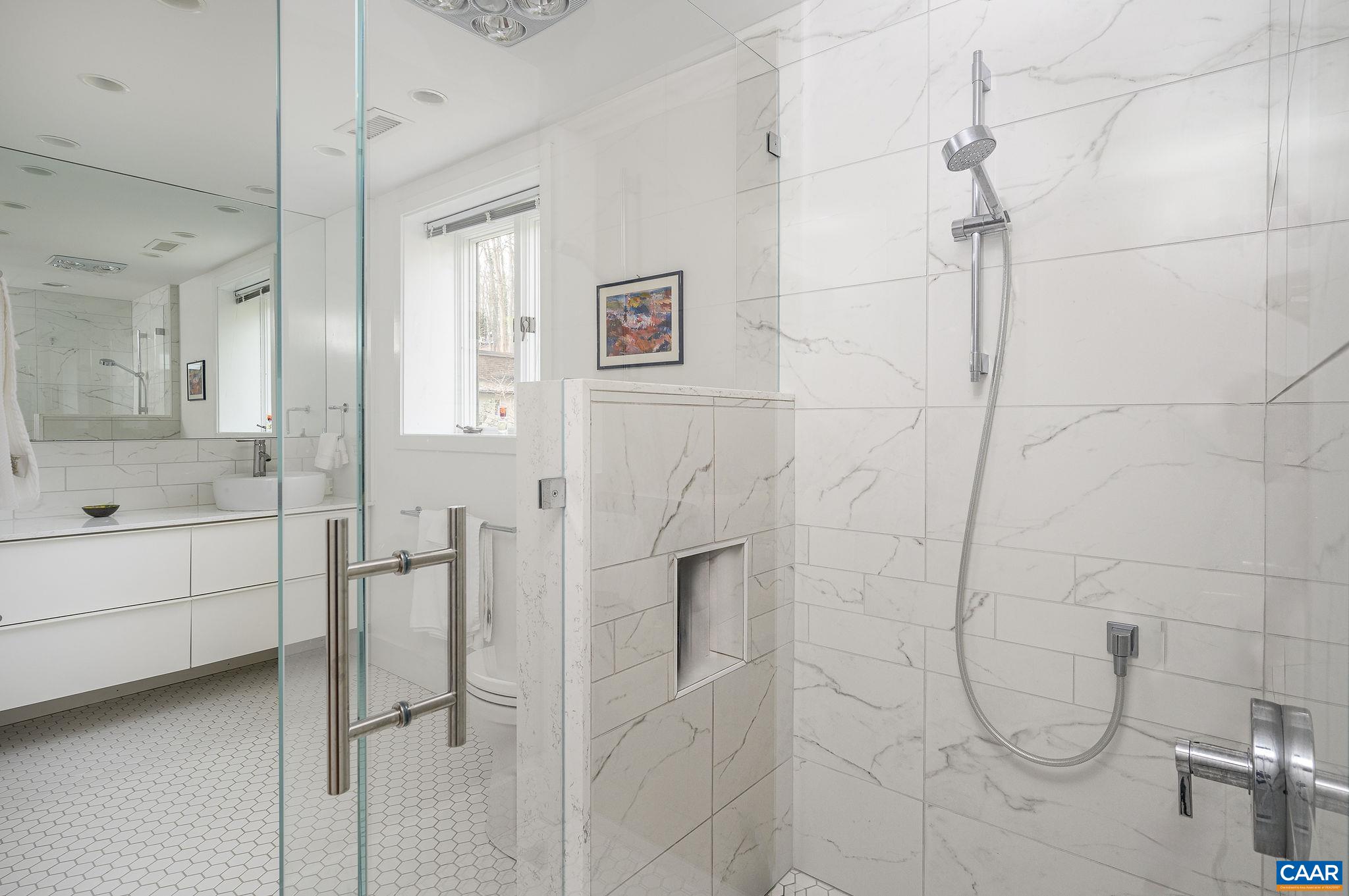 312 ROOKWOOD DR